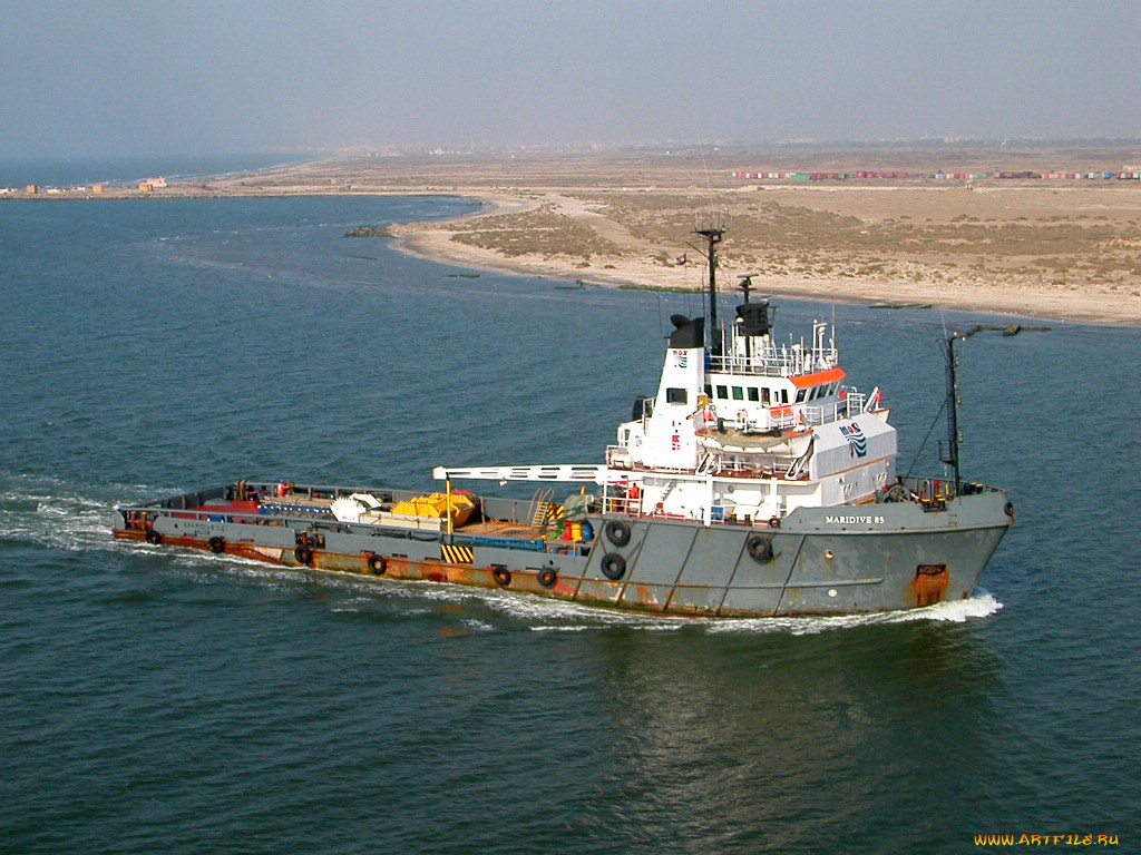 корабли, баркасы, буксиры