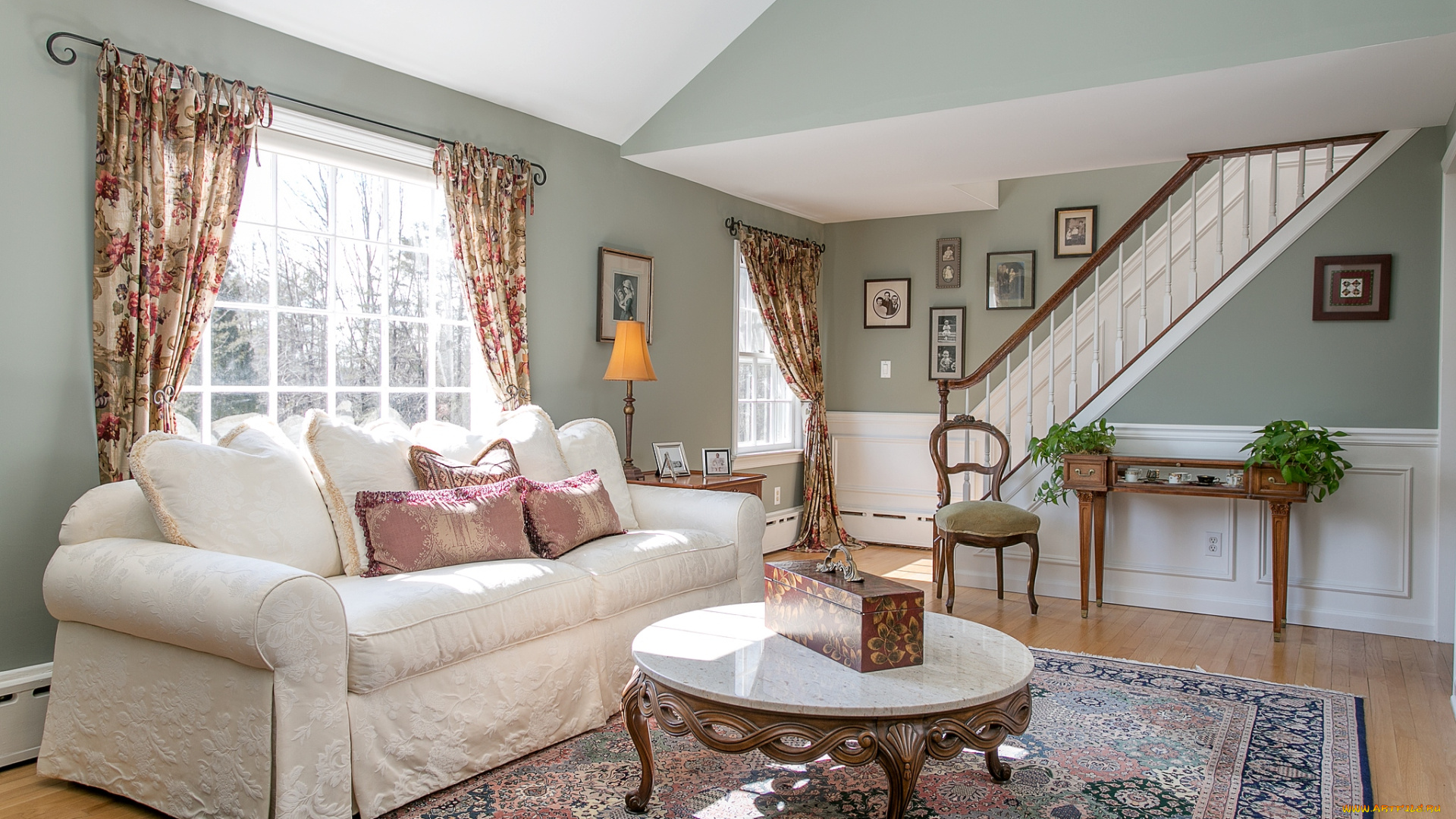 интерьер, гостиная, столик, лестница, диван