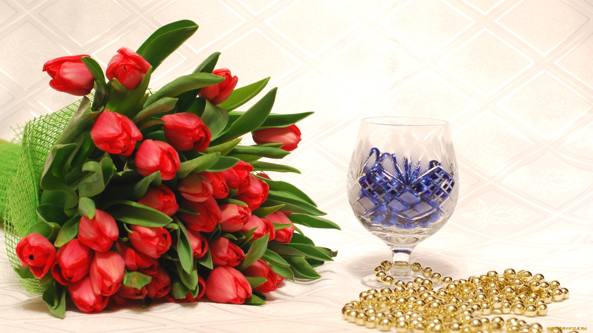 цветы, тюльпаны, букет, бусы