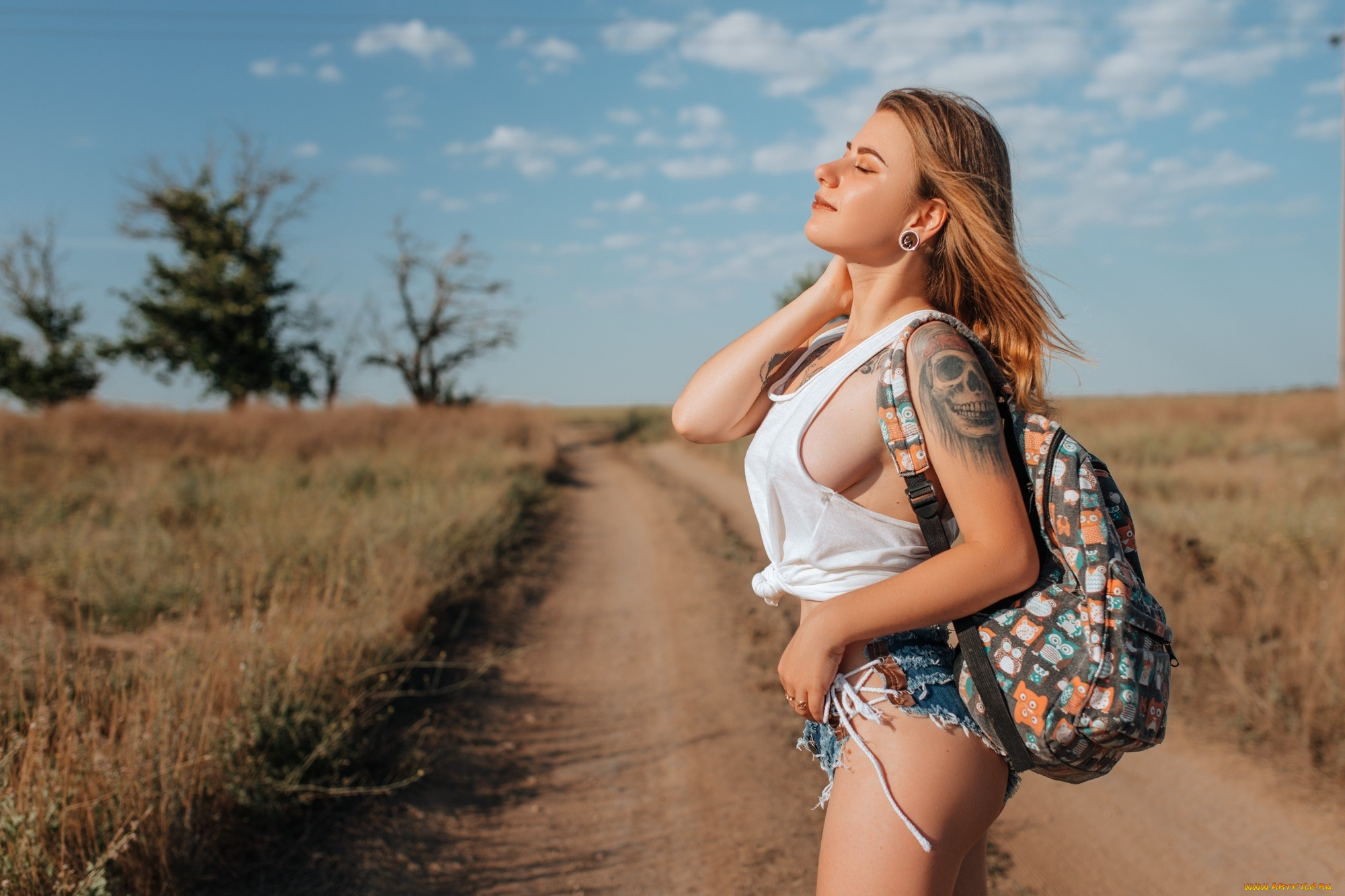 девушки, -, рыжеволосые, и, разноцветные, шорты, майка, тату