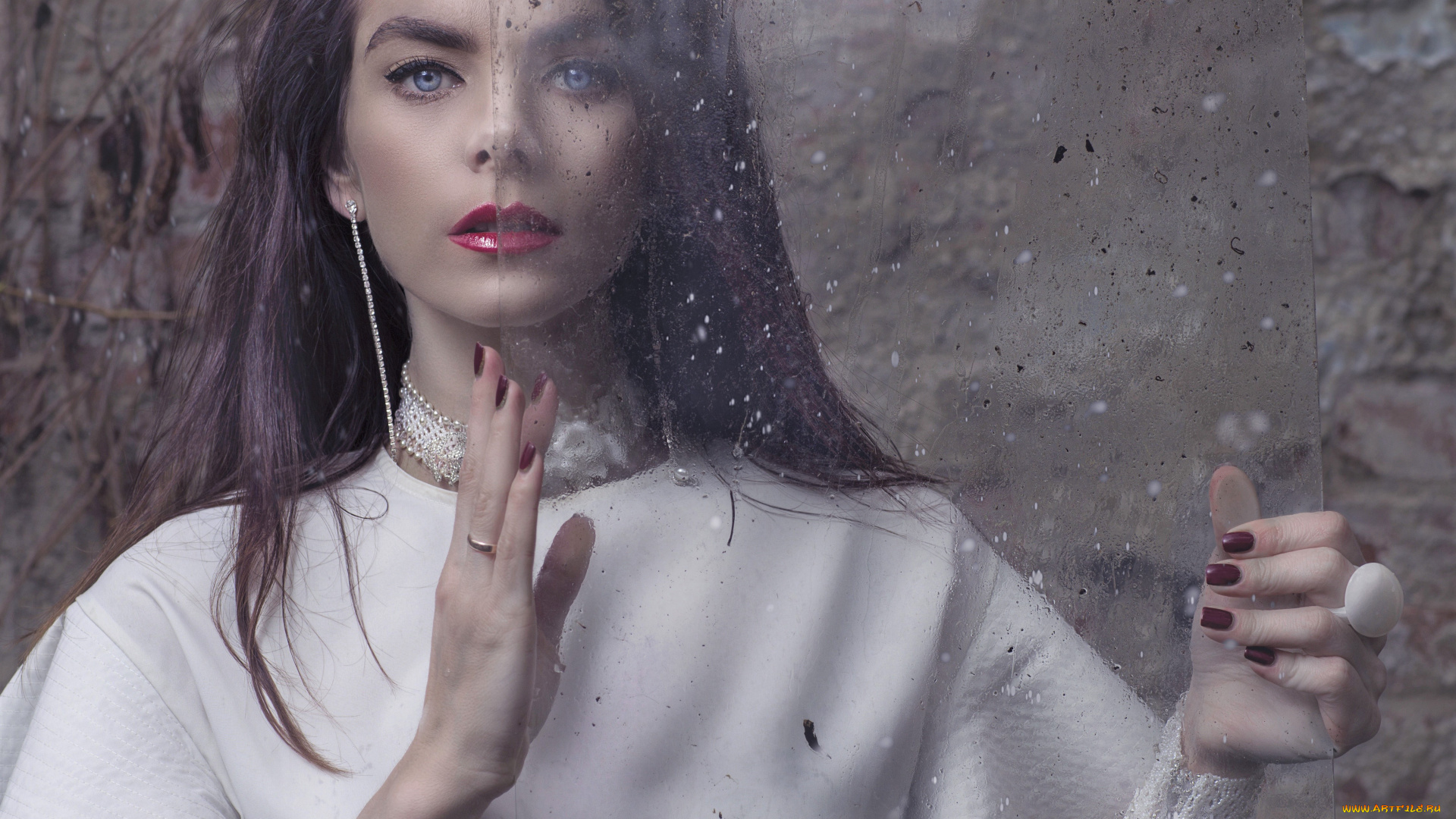 девушки, -unsort, , брюнетки, темноволосые, кольца, стекло, брюнетка, серьги, ожерелье, стена