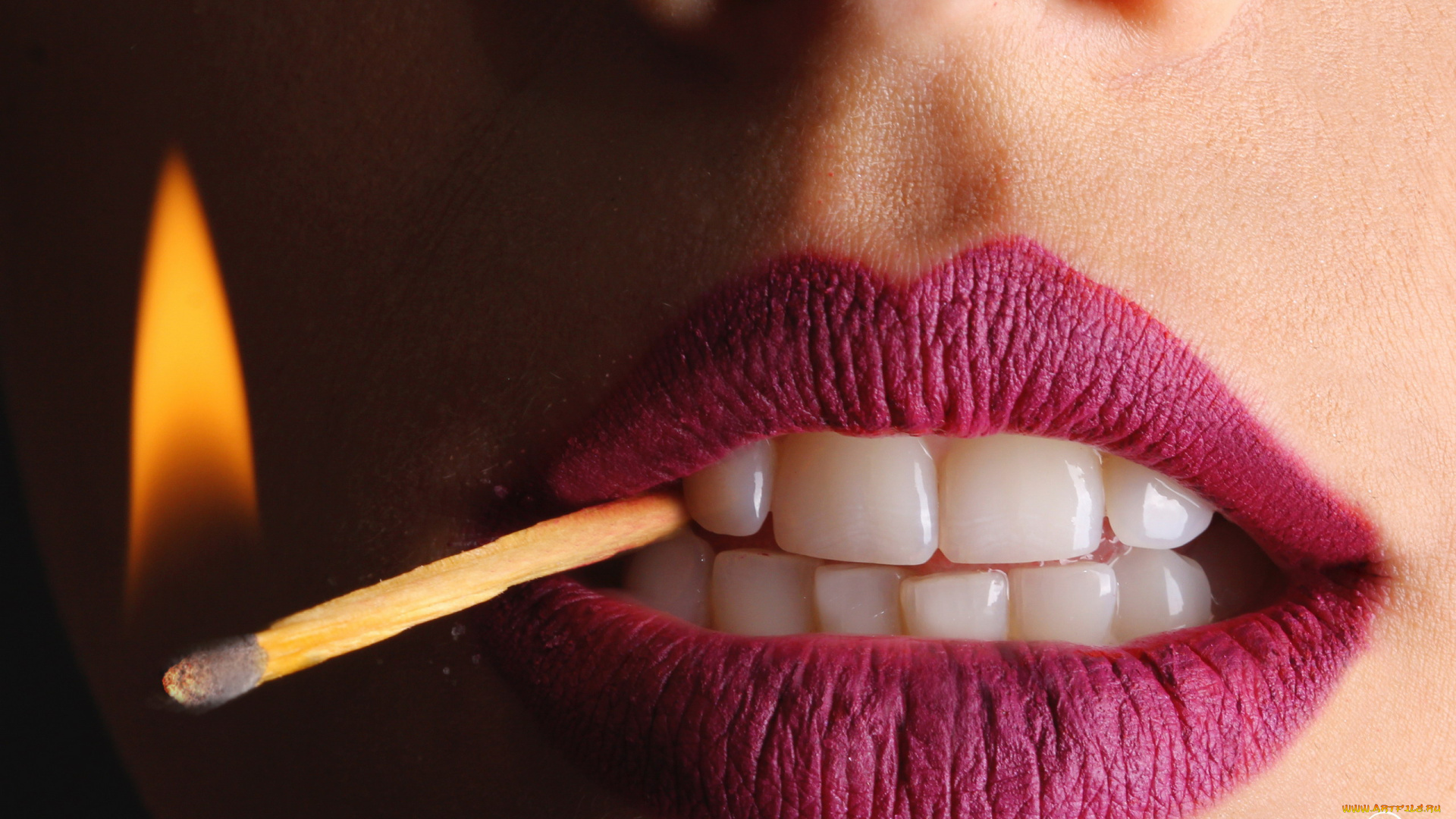разное, губы, горящая, спичка