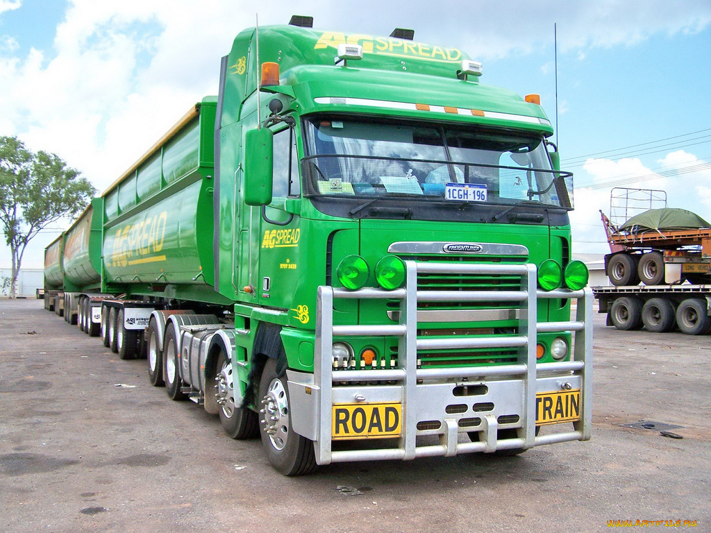 автомобили, freightliner