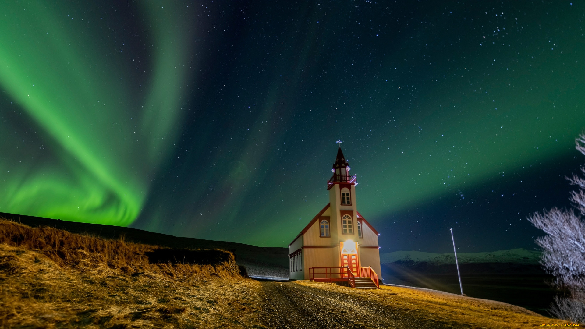 northern, lights, over, a, church, iceland, города, -, католические, соборы, , костелы, , аббатства, northern, lights, over, a, church