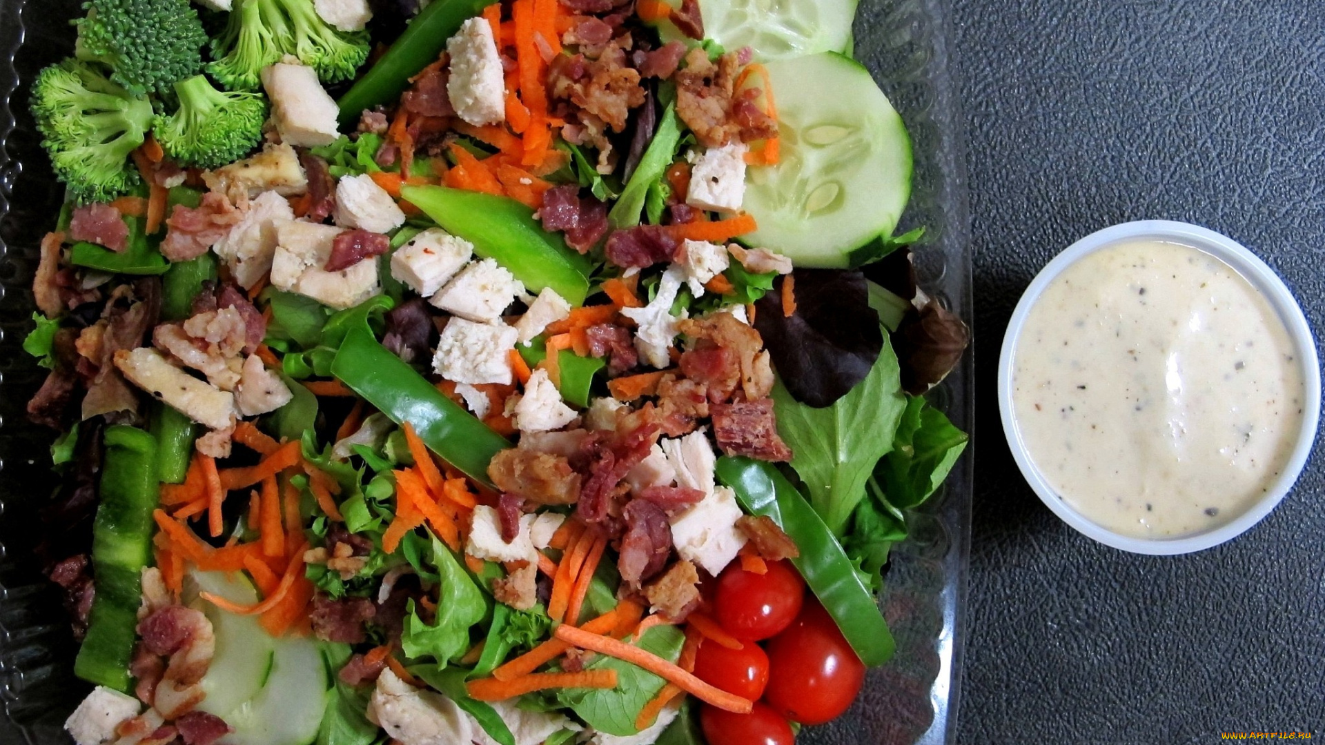 еда, салаты, закуски, огурец, мясо, брокколи, соус, перец