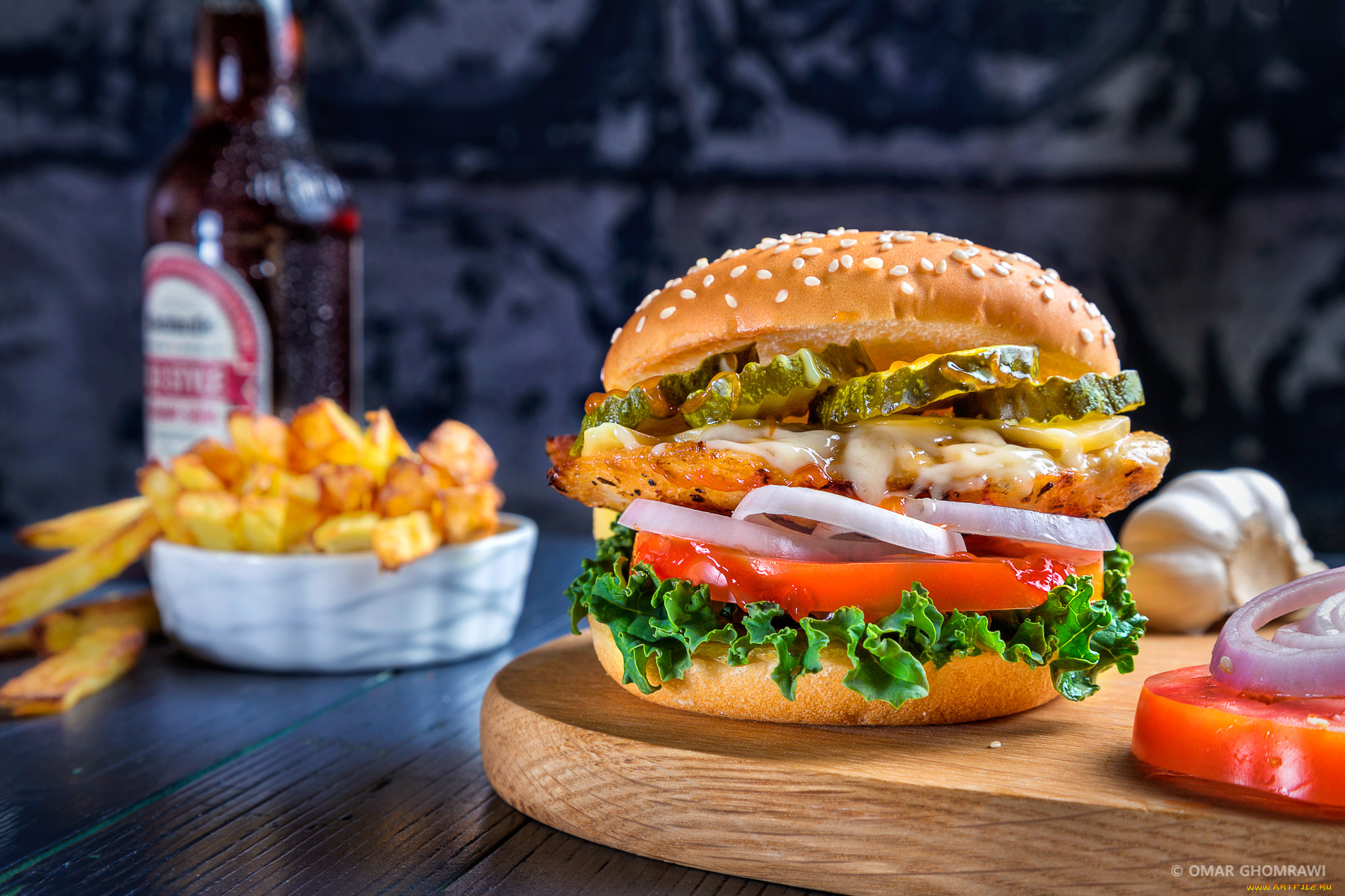 еда, бутерброды, , гамбургеры, , канапе, доска, салат, овощи, помидоры, сыр, листья, кунжут, булка, фаст, фуд, гамбургер, лук, котлета