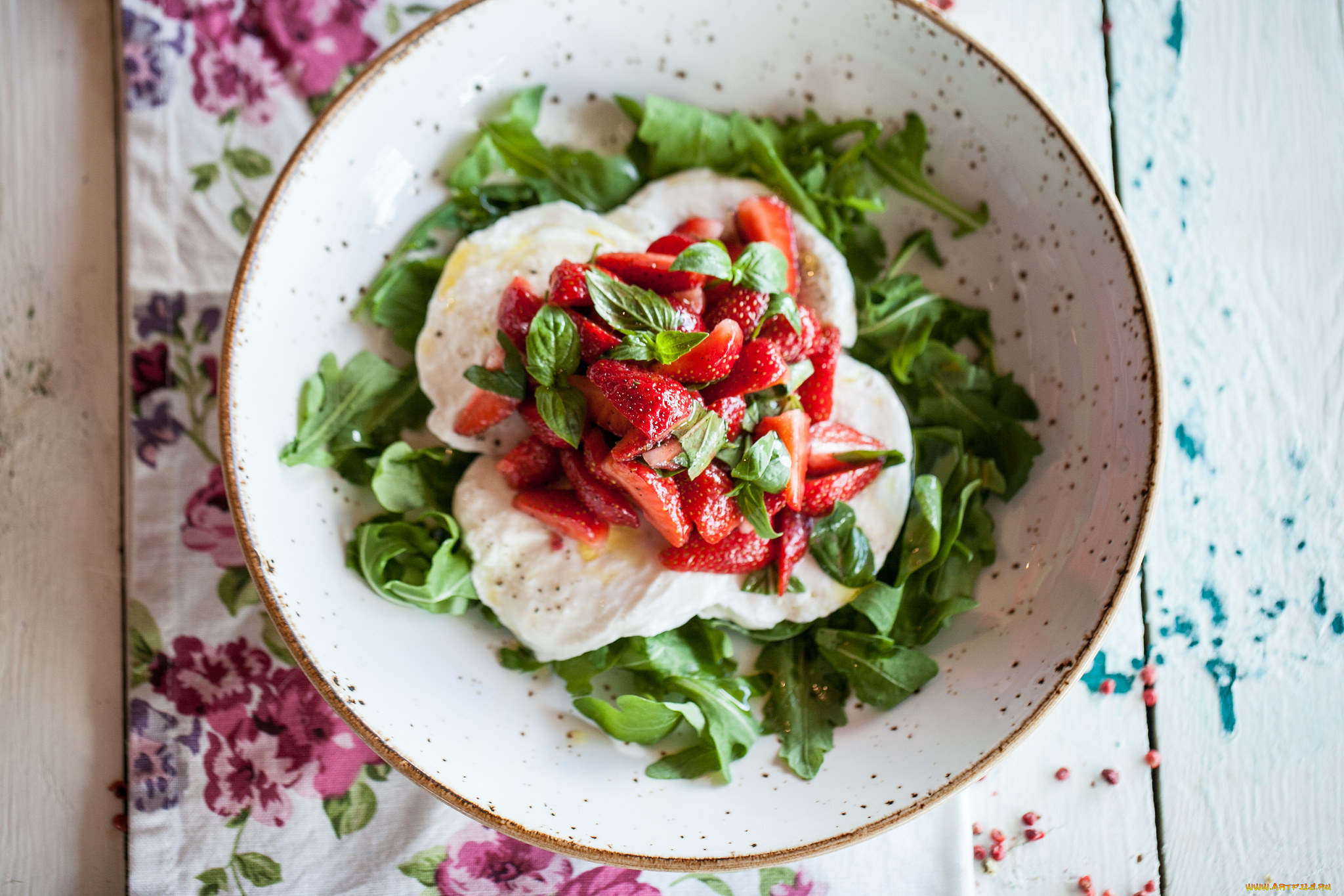 еда, салаты, , закуски, закуска, клубника, зелень, салат