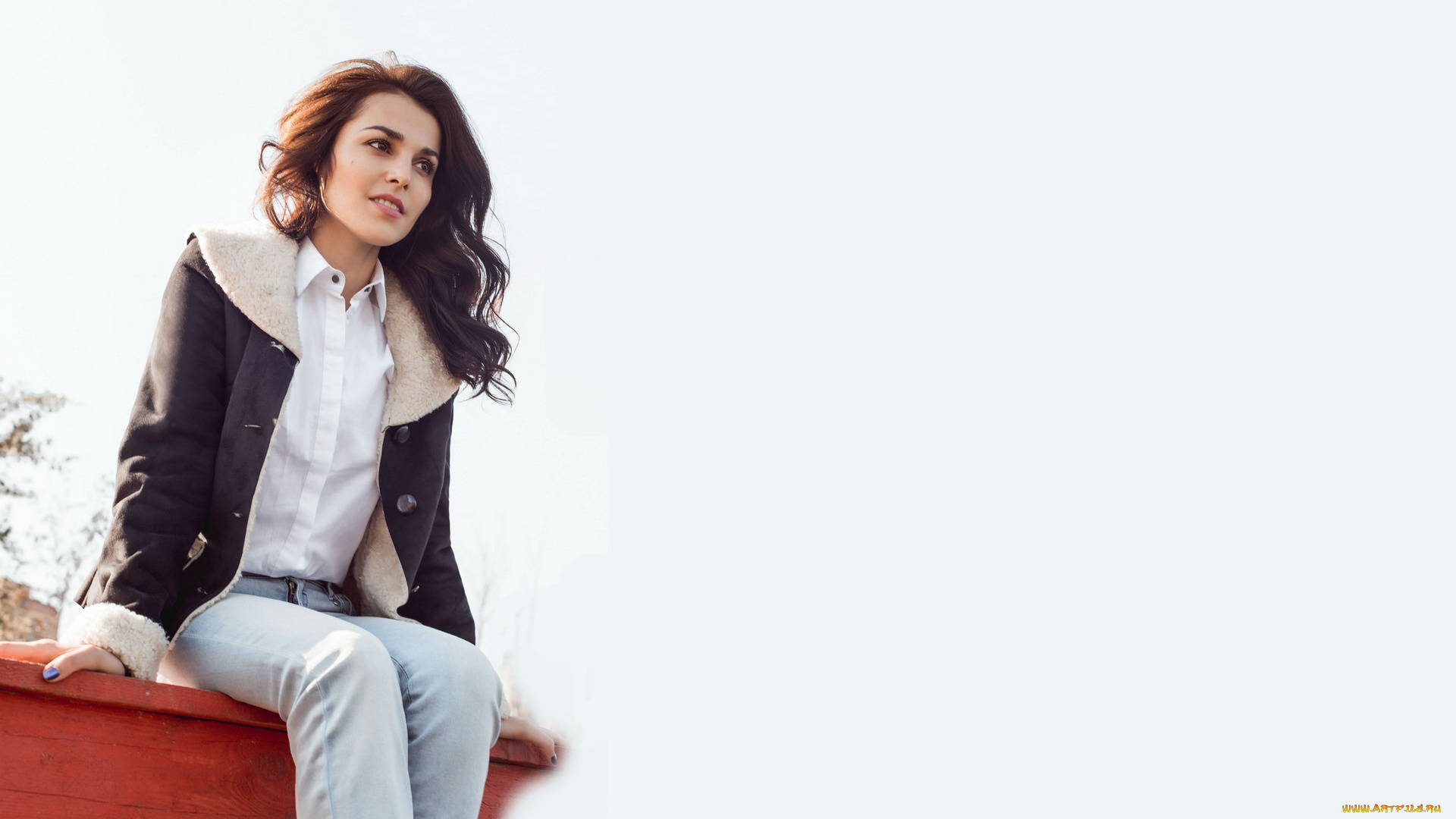 музыка, сати, казанова, певица, шатенка, куртка, рубашка, джинсы