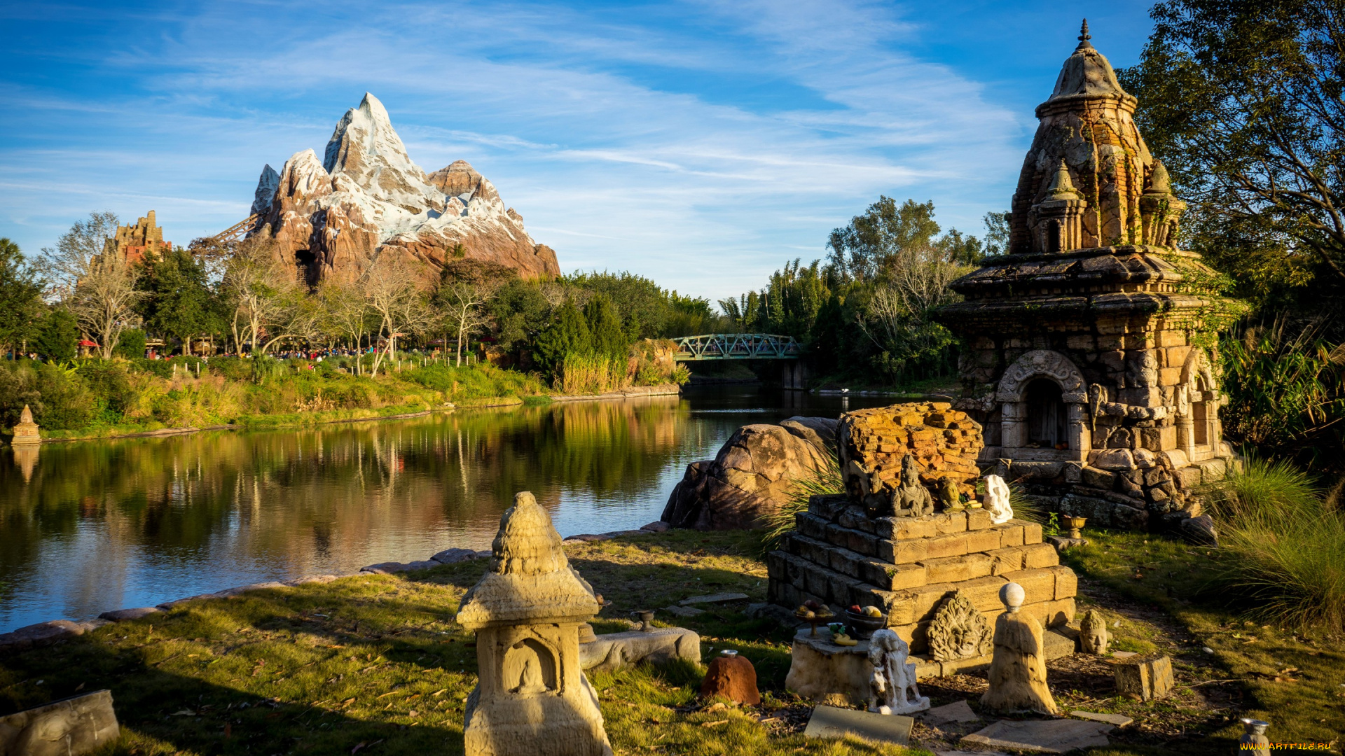 города, -, памятники, , скульптуры, , арт-объекты, сша, диснейленд, калифорния, анахайм, парк, пруд, мост, гора, скульптуры, декорации