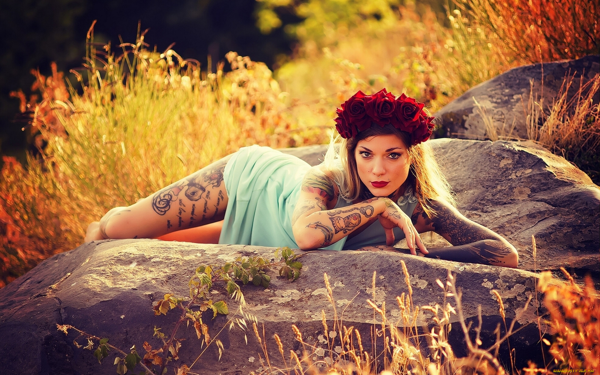 девушки, refen, doe, розы, refen, doe, венок, модель, цветы, взгляд, тату, пирсинг, камни