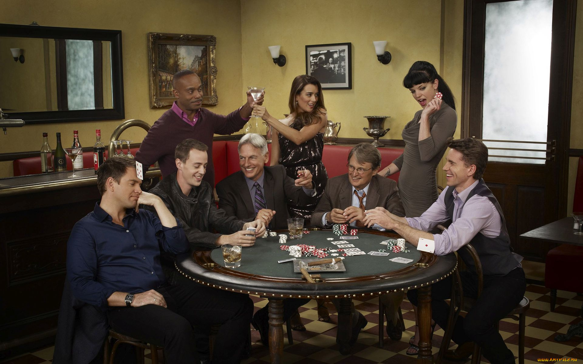 кино, фильмы, ncis, персонажи, стол