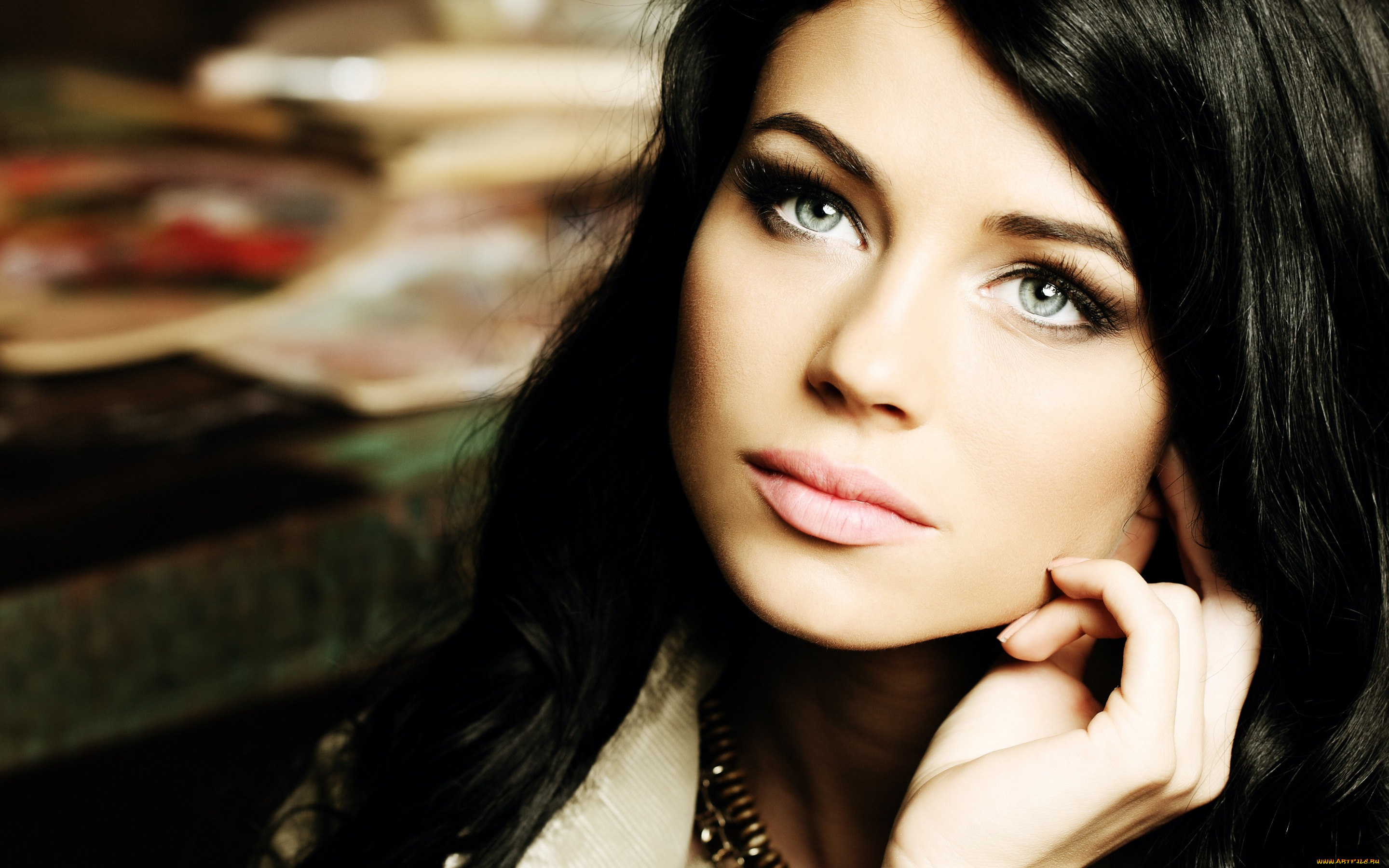 девушки, -unsort, , лица, , портреты, рука, ресницы, волосы, взгляд, девушка, украшение, фон