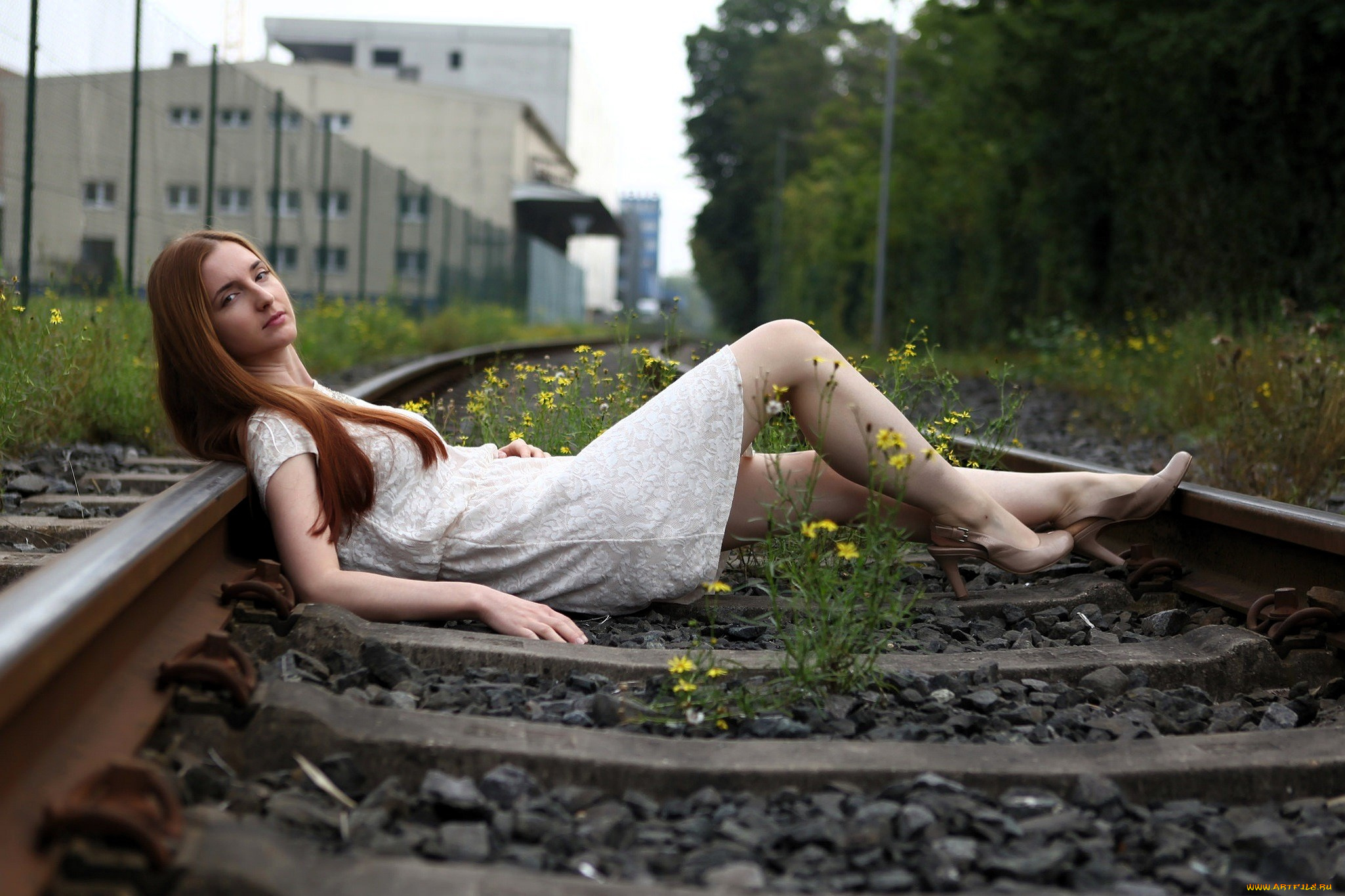 девушки, -, рыжеволосые, и, разноцветные, рыжая, платье, рельсы, железная, дорога, вокзал