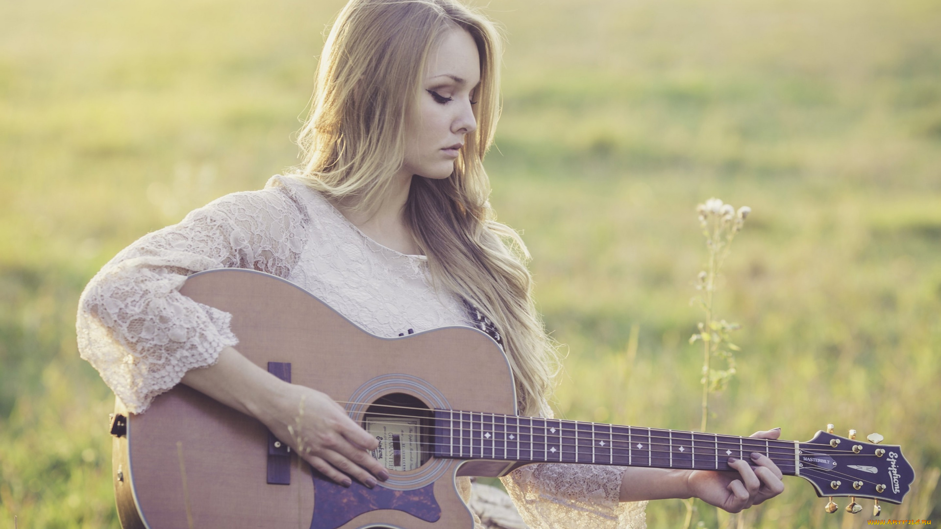музыка, -, другое, поле, девушка, блузка, блондинка, гитара