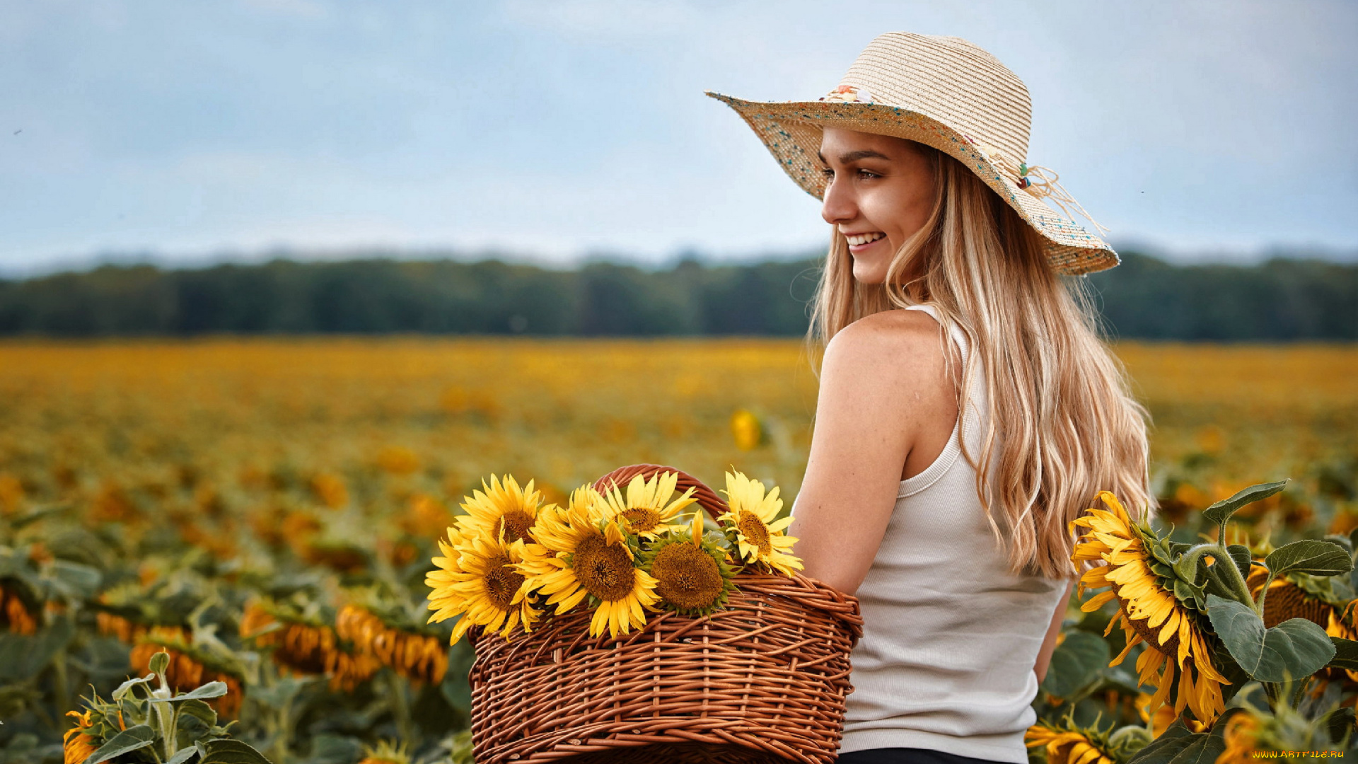 девушки, -, блондинки, , светловолосые, блондинка, шляпа, улыбка, поле, подсолнухи, корзинка