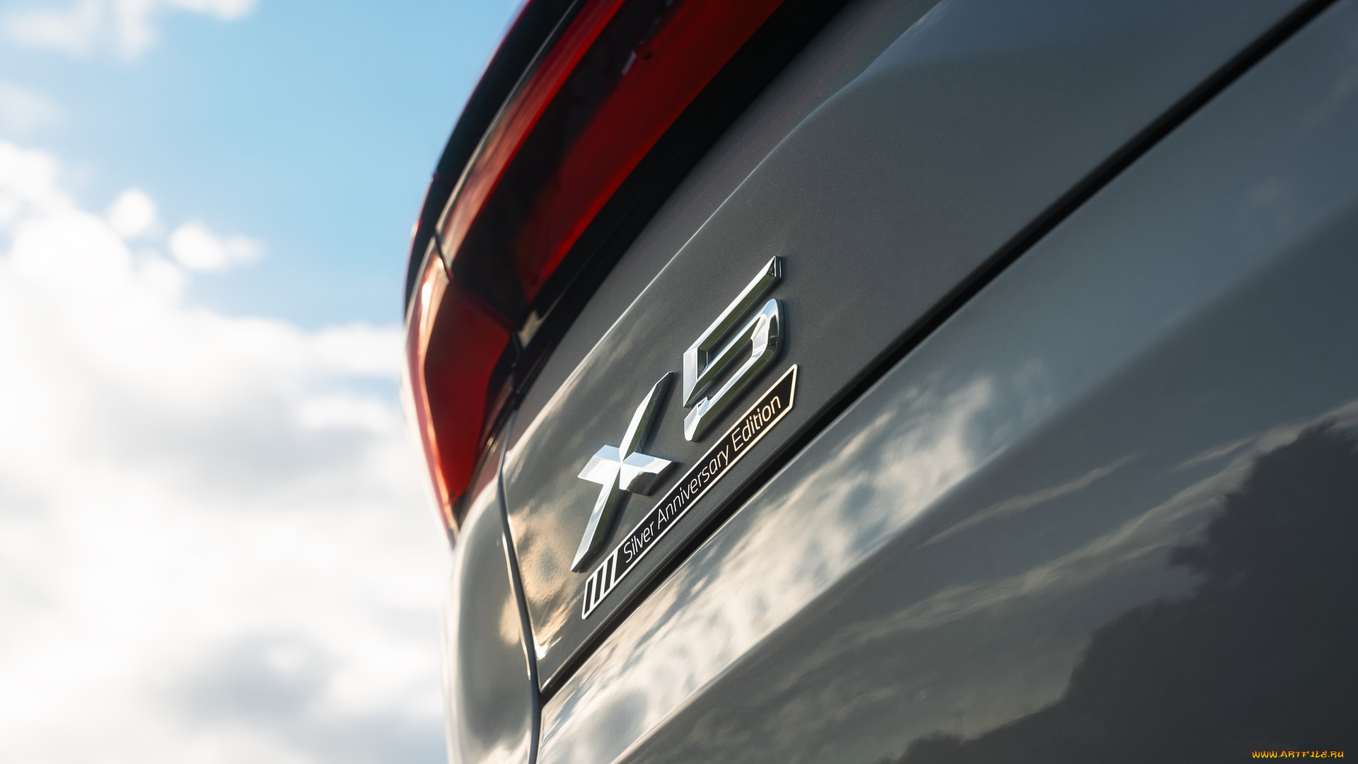 2025, bmw, x5, silver, anniversary, edition, автомобили, фрагменты, автомобиля, серебристый, юбилейное, издание, значок, bmw, x5, багажник