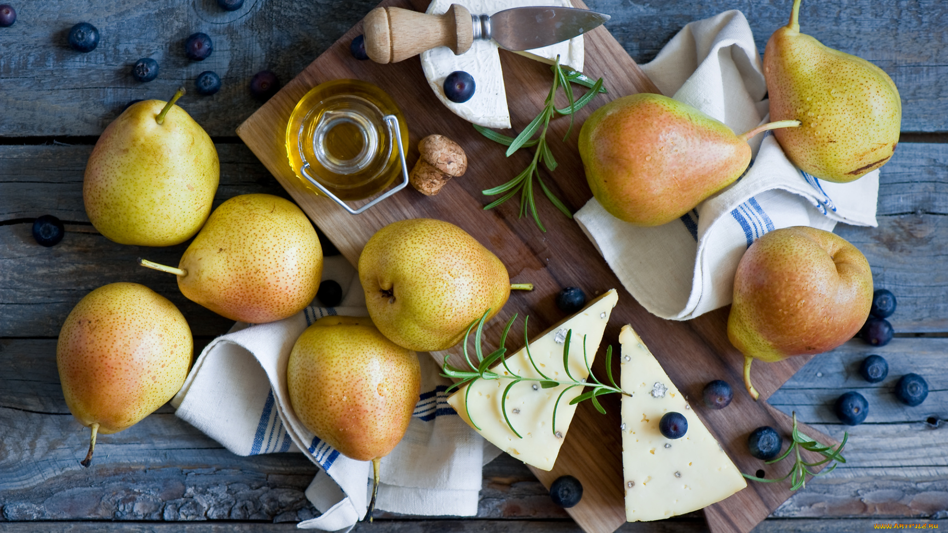 еда, разное, ягоды, фрукты, голубика, груши, сыр, салфетки, натюрморт