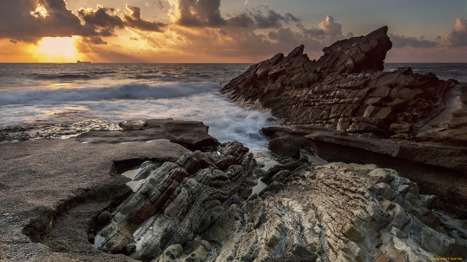 природа, побережье, волны, море, горизонт, скалы, берег, восход, солнце, тучи