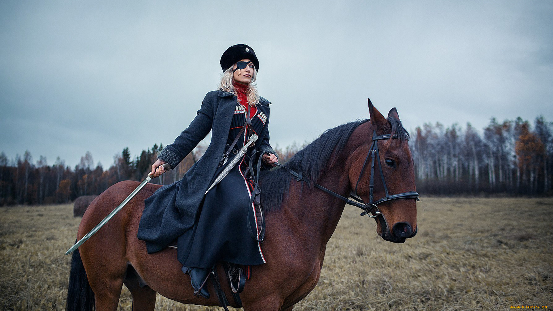 darya, lefler, девушки, дарья, лефлер, darya, lefler, бурка, папаха, казачка, шрам, лошадь, конь, степь, шашка, есаул, рубить, сабля, холодное, оружие, атаманша, дарья, лефлер, cosplay, блондинка, девушка, модель, наряд, поза, макияж, причёска, взгляд