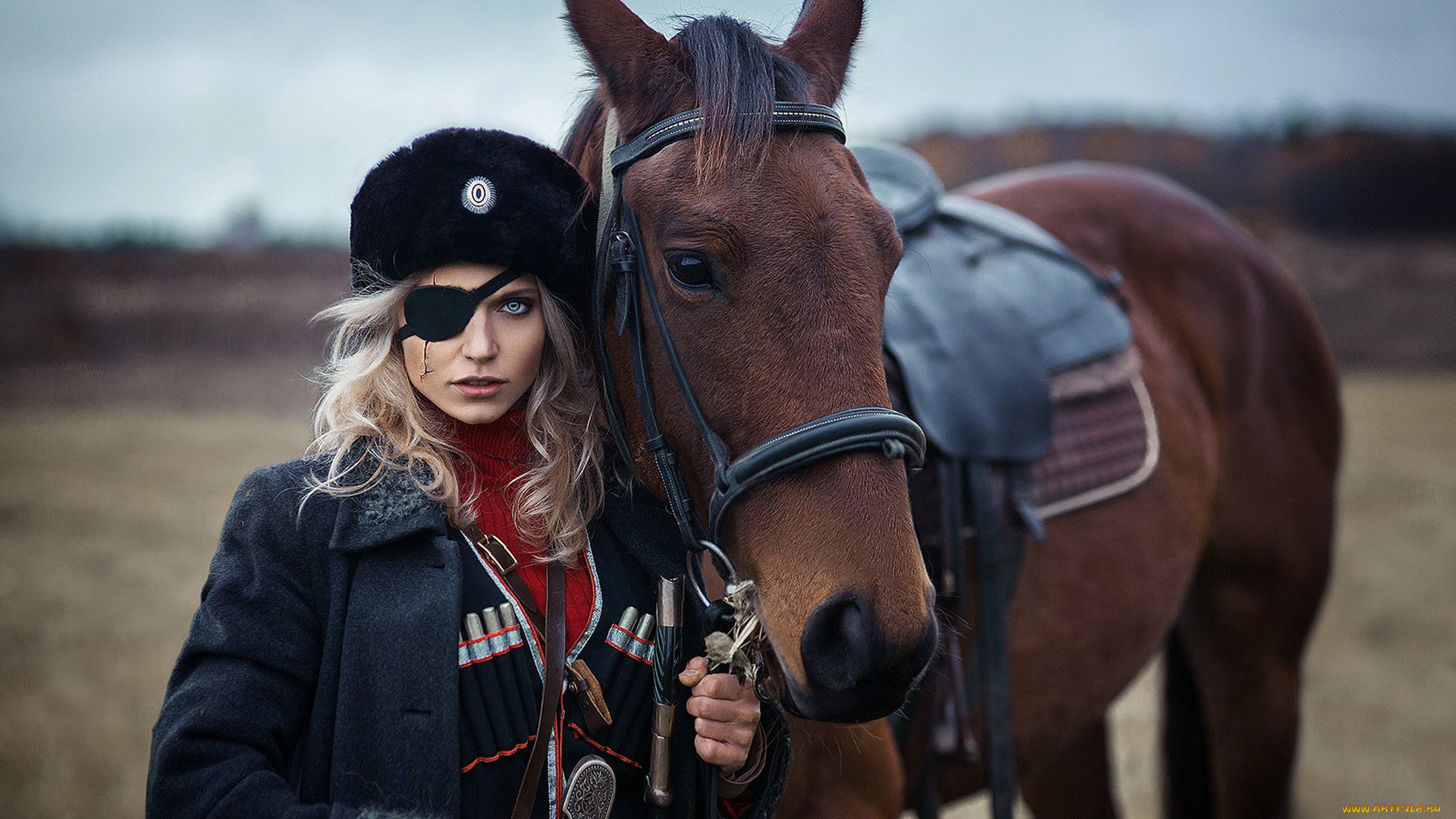 darya, lefler, девушки, дарья, лефлер, darya, lefler, бурка, папаха, казачка, шрам, лошадь, конь, степь, шашка, есаул, рубить, сабля, холодное, оружие, атаманша, дарья, лефлер, cosplay, блондинка, девушка, модель, наряд, поза, макияж, причёска, взгляд