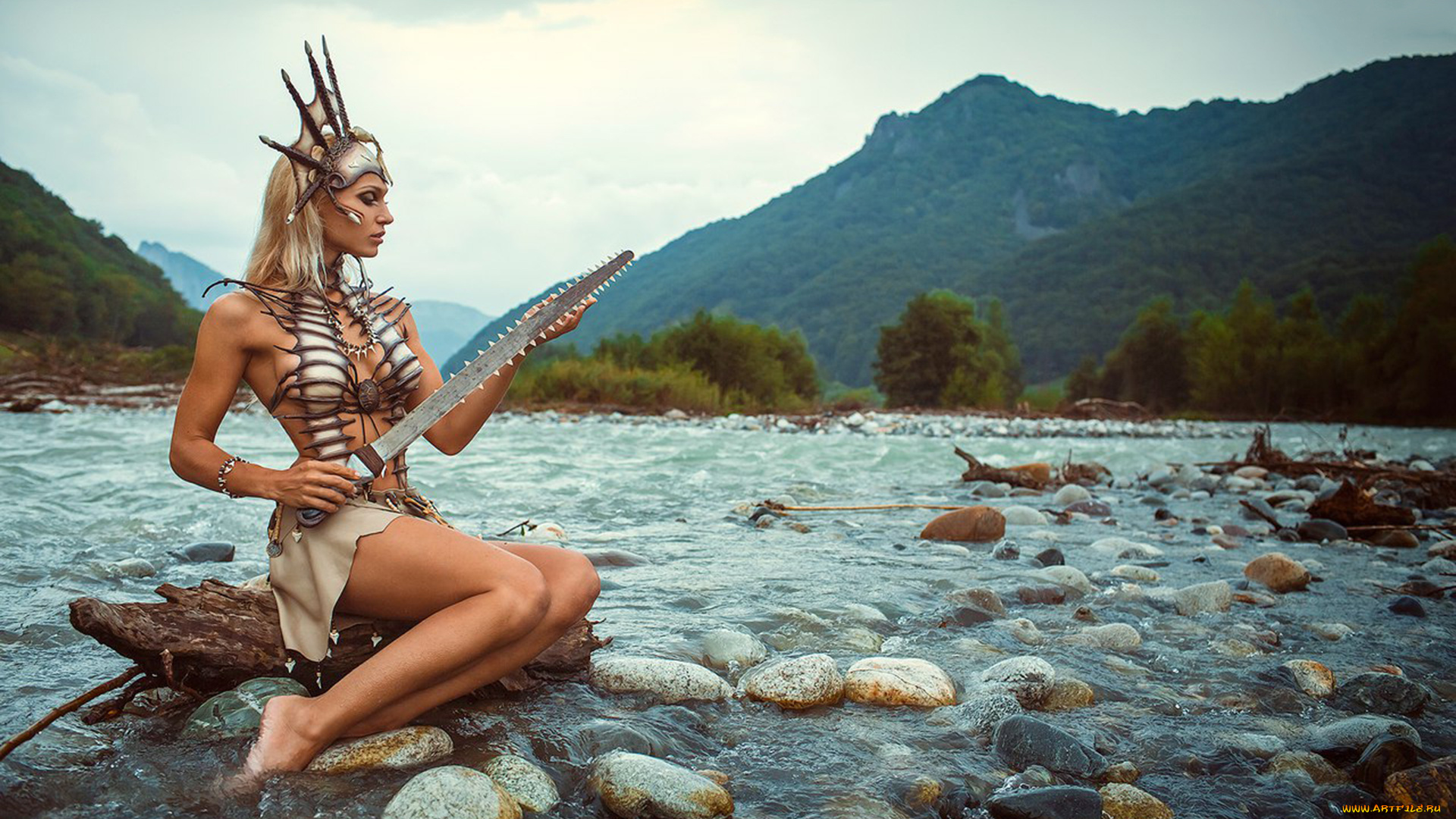 darya, lefler, девушки, дарья, лефлер, darya, lefler, амазонка, раскраска, кости, перья, туземка, красотка, дарья, лефлер, cosplay, блондинка, девушка, модель, наряд, поза, макияж, причёска, взгляд