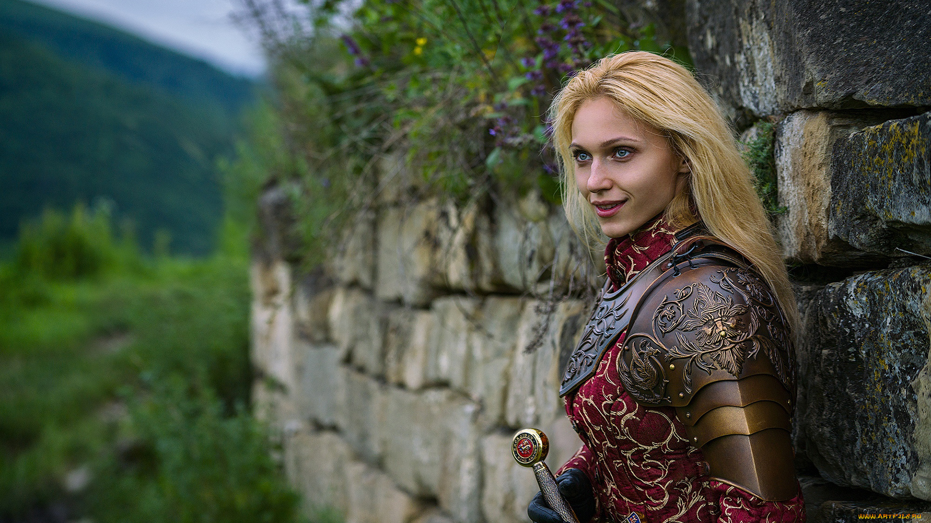 darya, lefler, девушки, дарья, лефлер, darya, lefler, воин, меч, доспехи, средневековье, рыцарь, холодное, оружие, дарья, лефлер, cosplay, блондинка, девушка, модель, наряд, поза, макияж, причёска, взгляд