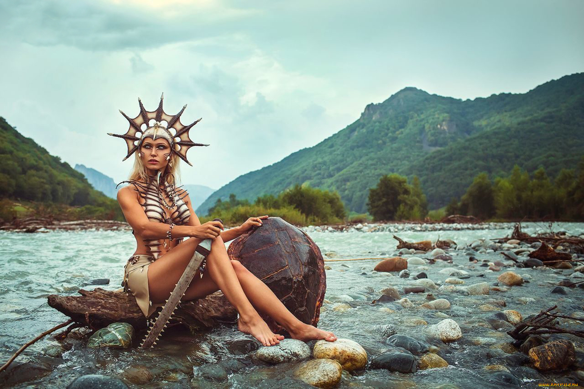 darya, lefler, девушки, дарья, лефлер, darya, lefler, амазонка, раскраска, кости, перья, туземка, красотка, дарья, лефлер, cosplay, блондинка, девушка, модель, наряд, поза, макияж, причёска, взгляд