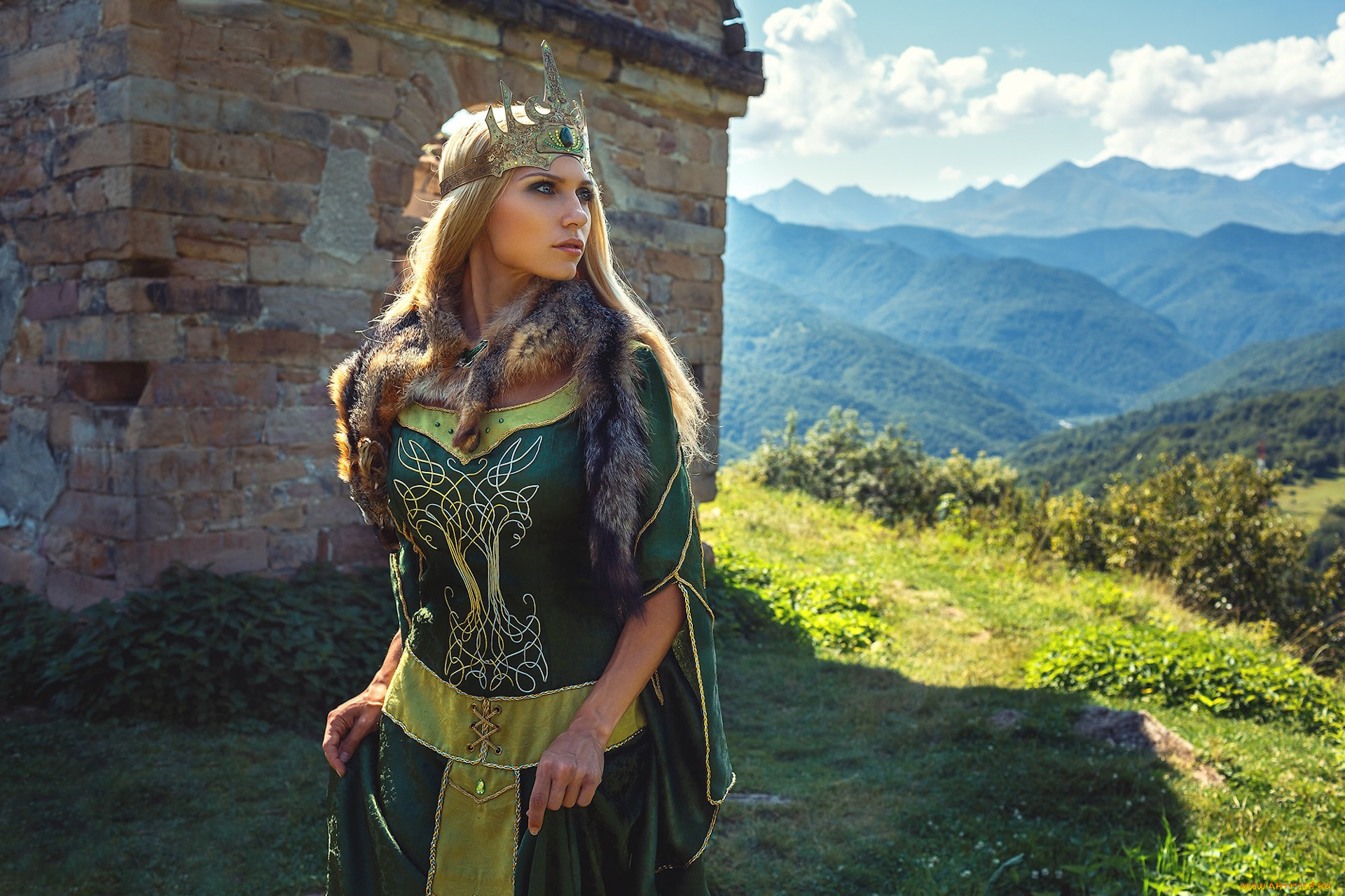 darya, lefler, девушки, дарья, лефлер, darya, lefler, эльфийка, доспехи, средневековье, дарья, лефлер, cosplay, блондинка, девушка, модель, наряд, поза, макияж, причёска, взгляд