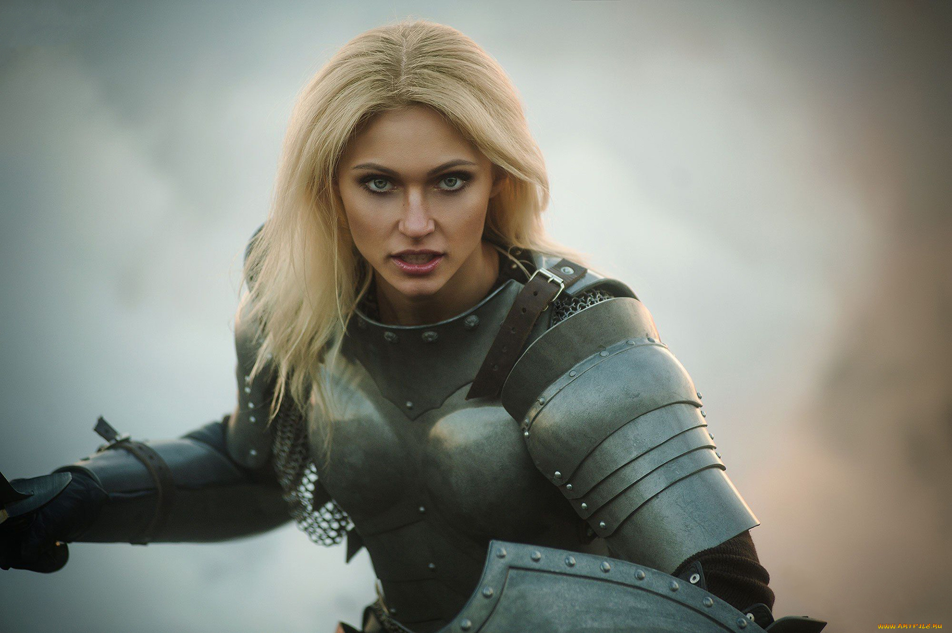 darya, lefler, девушки, дарья, лефлер, darya, lefler, воин, меч, доспехи, средневековье, рыцарь, холодное, оружие, дарья, лефлер, cosplay, блондинка, девушка, модель, наряд, поза, макияж, причёска, взгляд
