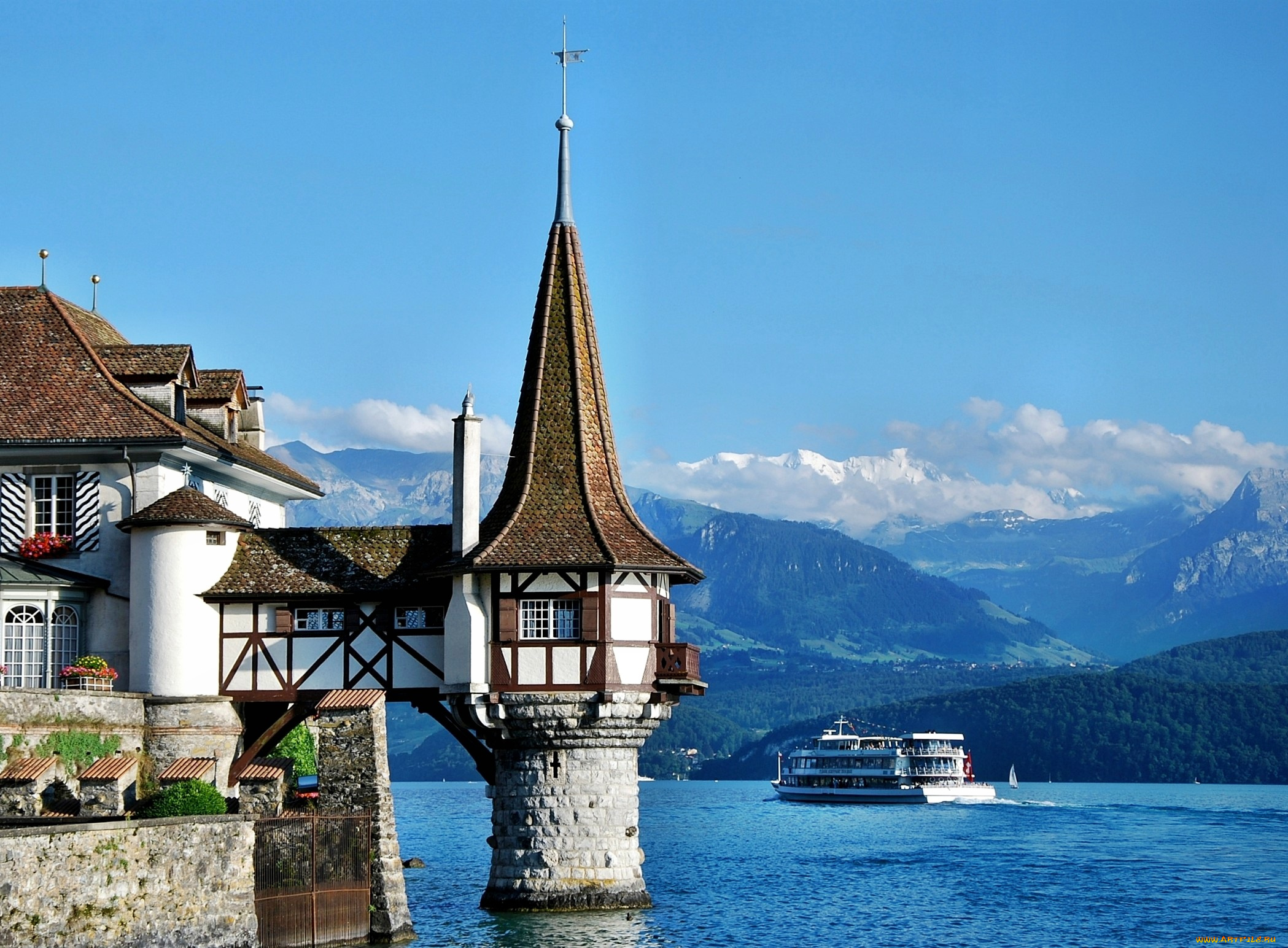 castle, of, oberhofen, lake, thun, города, дворцы, замки, крепости, швейцария, горы, озеро, теплоход, замок