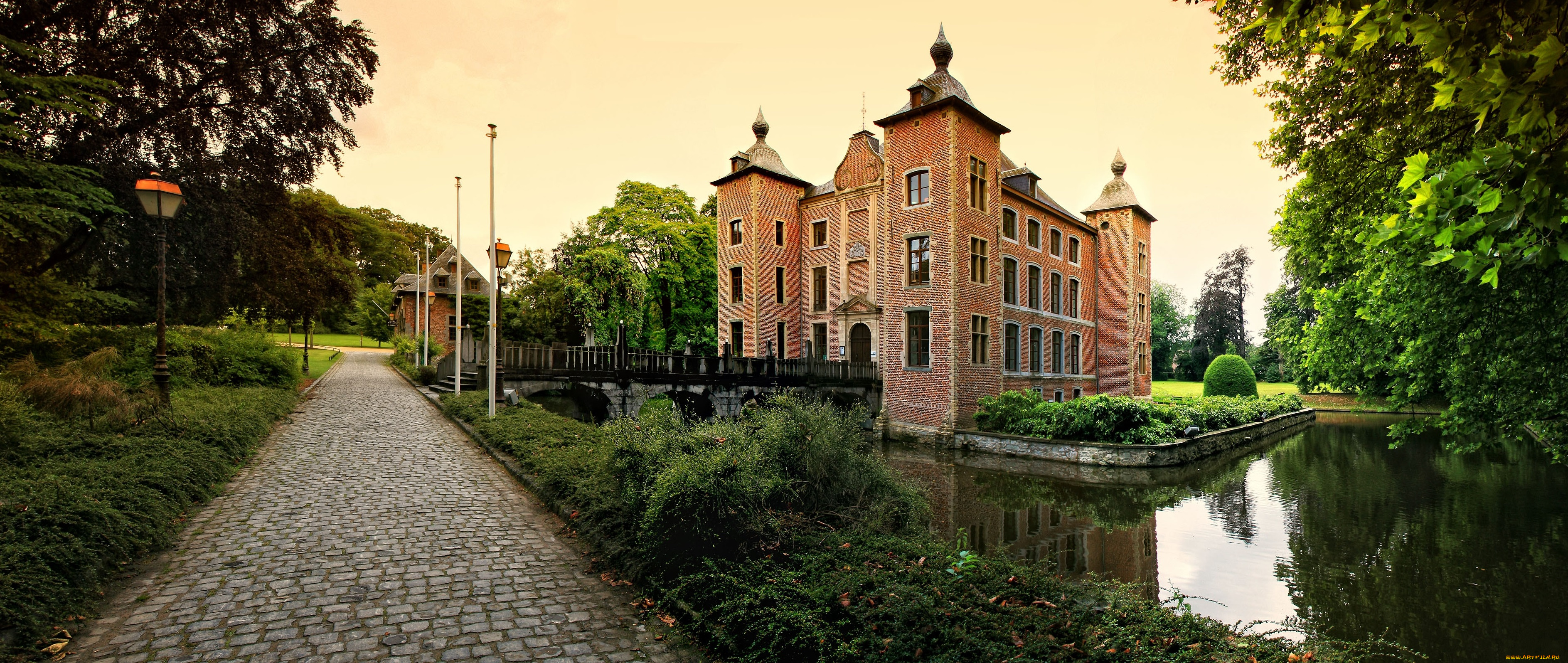 coloma, castle, города, дворцы, замки, крепости, пруд, парк, аллеи, фонари, замок