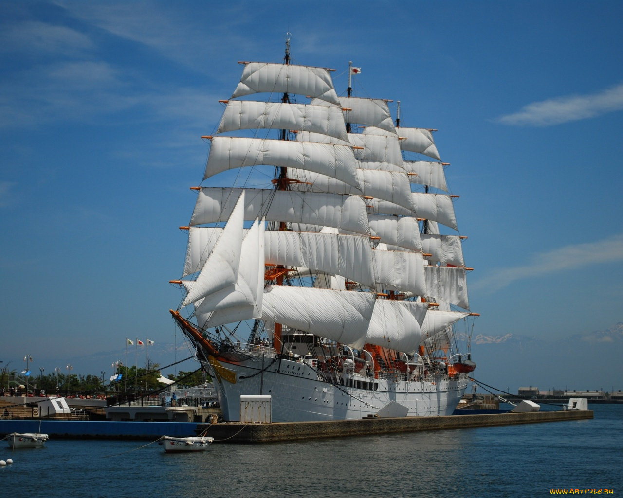 корабли, парусники