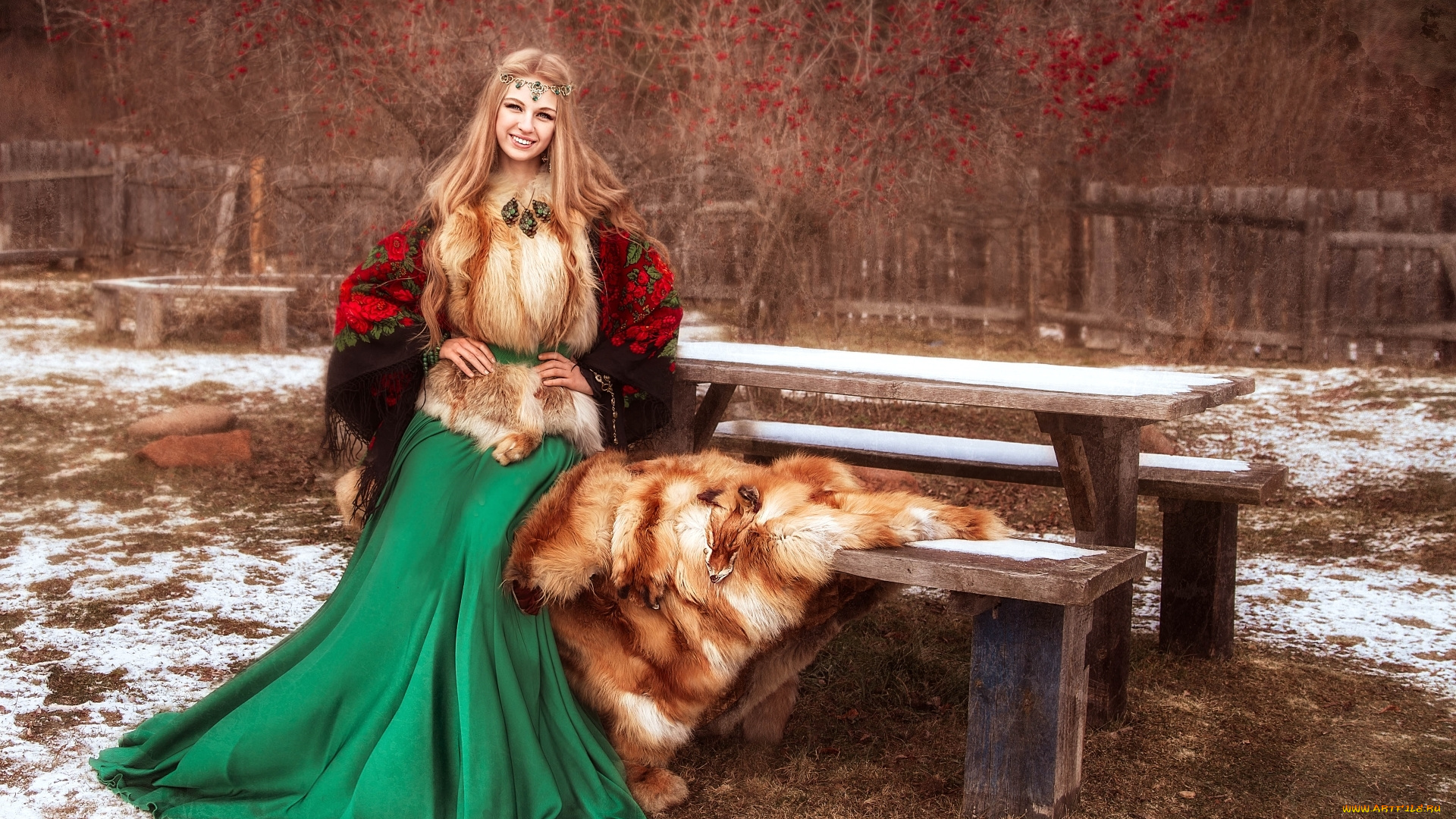 девушки, -unsort, , креатив, стол, волосы, деревня, платок, улыбка, украшения, мех, блондинка, девушка, юбка, жилетка, лиса