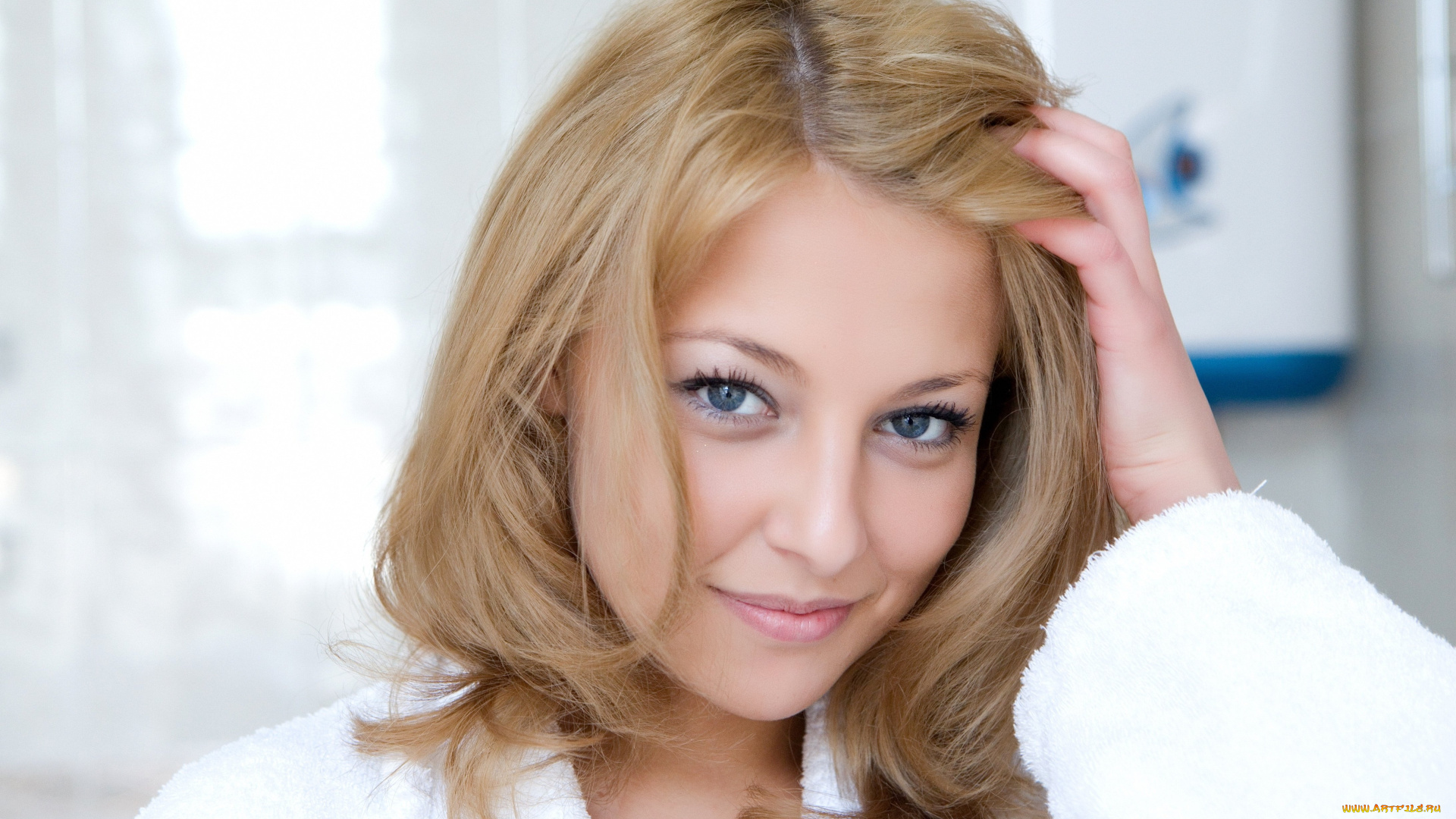 nikia, petite, девушки, nikia, petite, , nikia, a, nikia, petite, a, портрет, лицо, девушка, шатенка, светловолосая, красотка, взгляд, поза, флирт, стройная, макияж