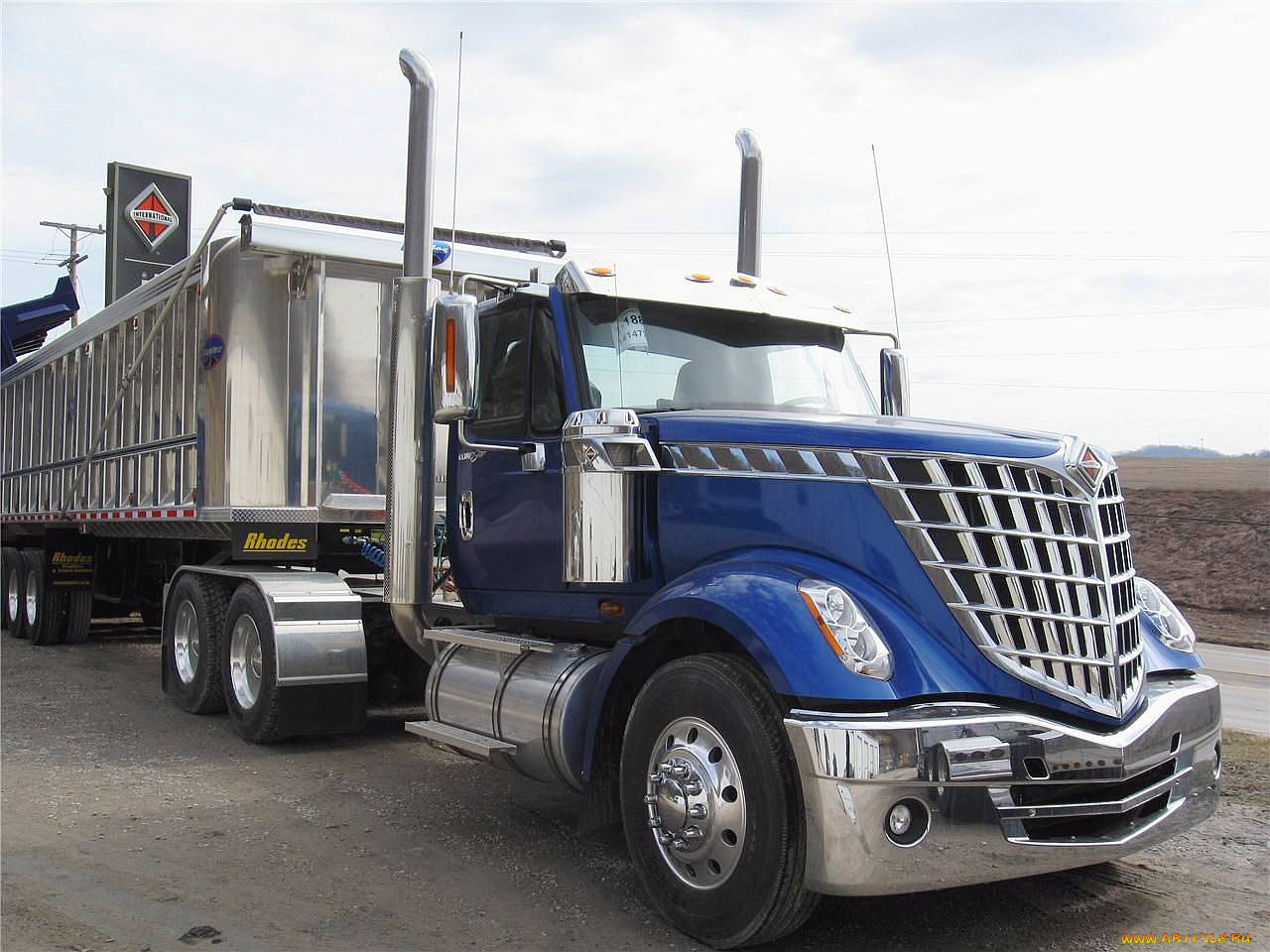 автомобили, international