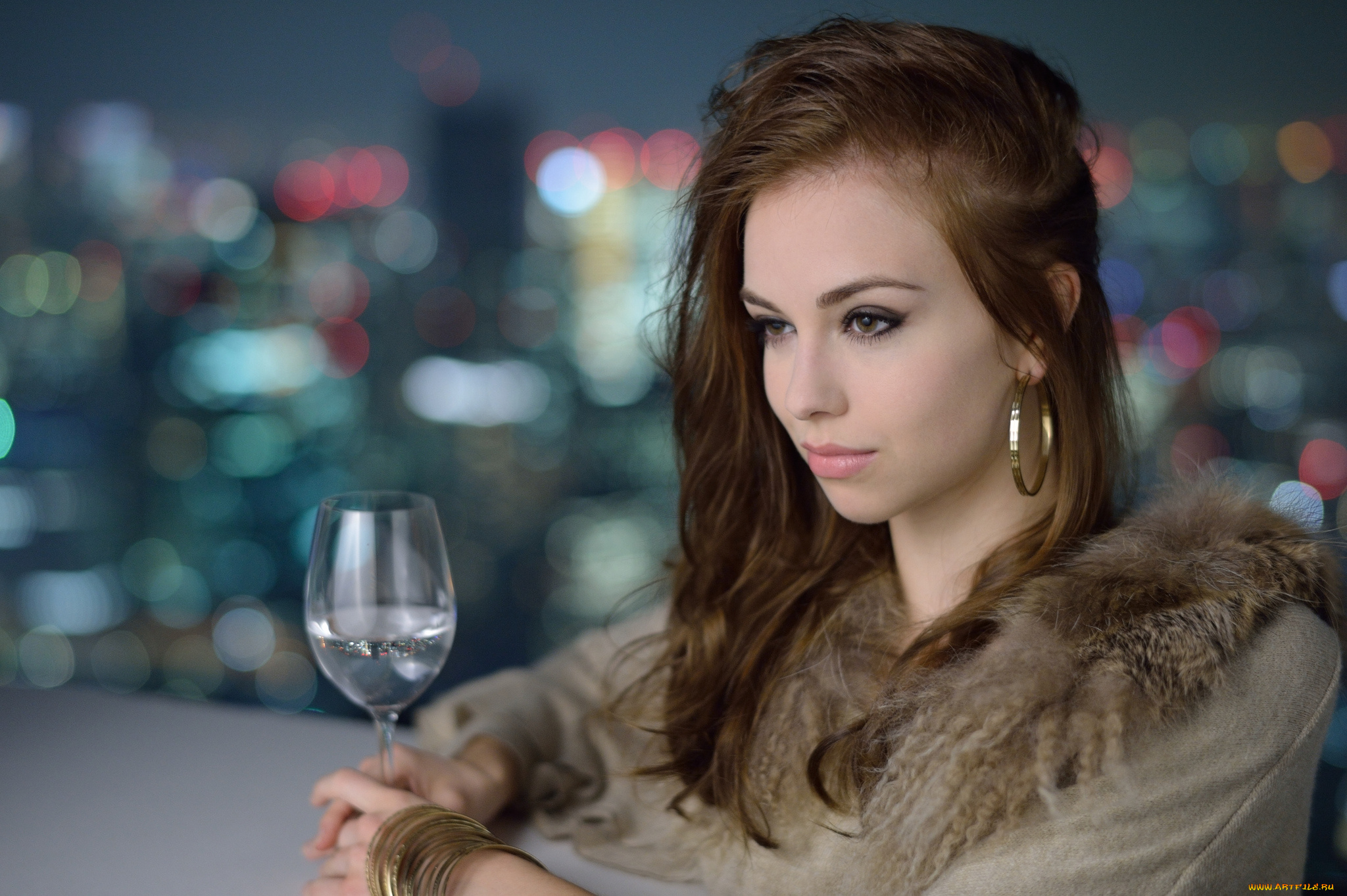 девушки, -unsort, , брюнетки, , шатенки, лицо, прическа, серьги, взгляд, бокал