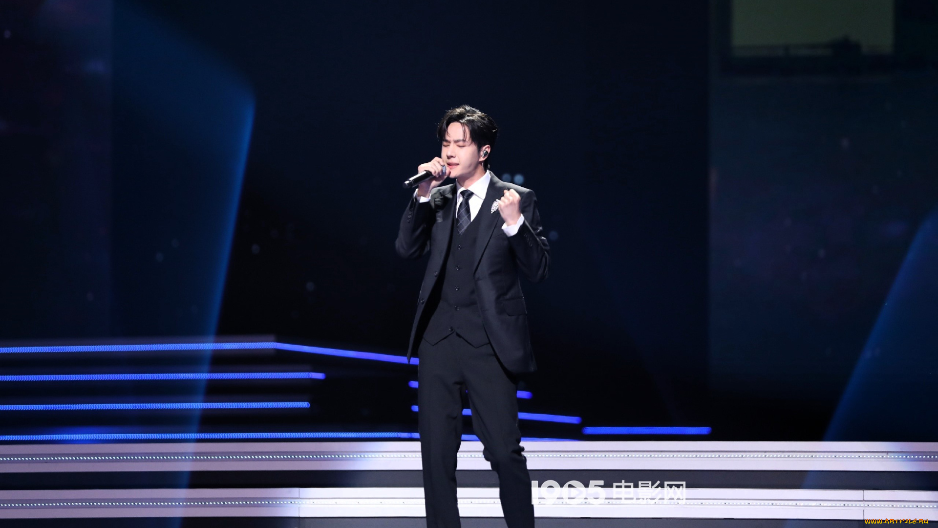 мужчины, wang, yi, bo, актер, певец, костюм, микрофон, сцена