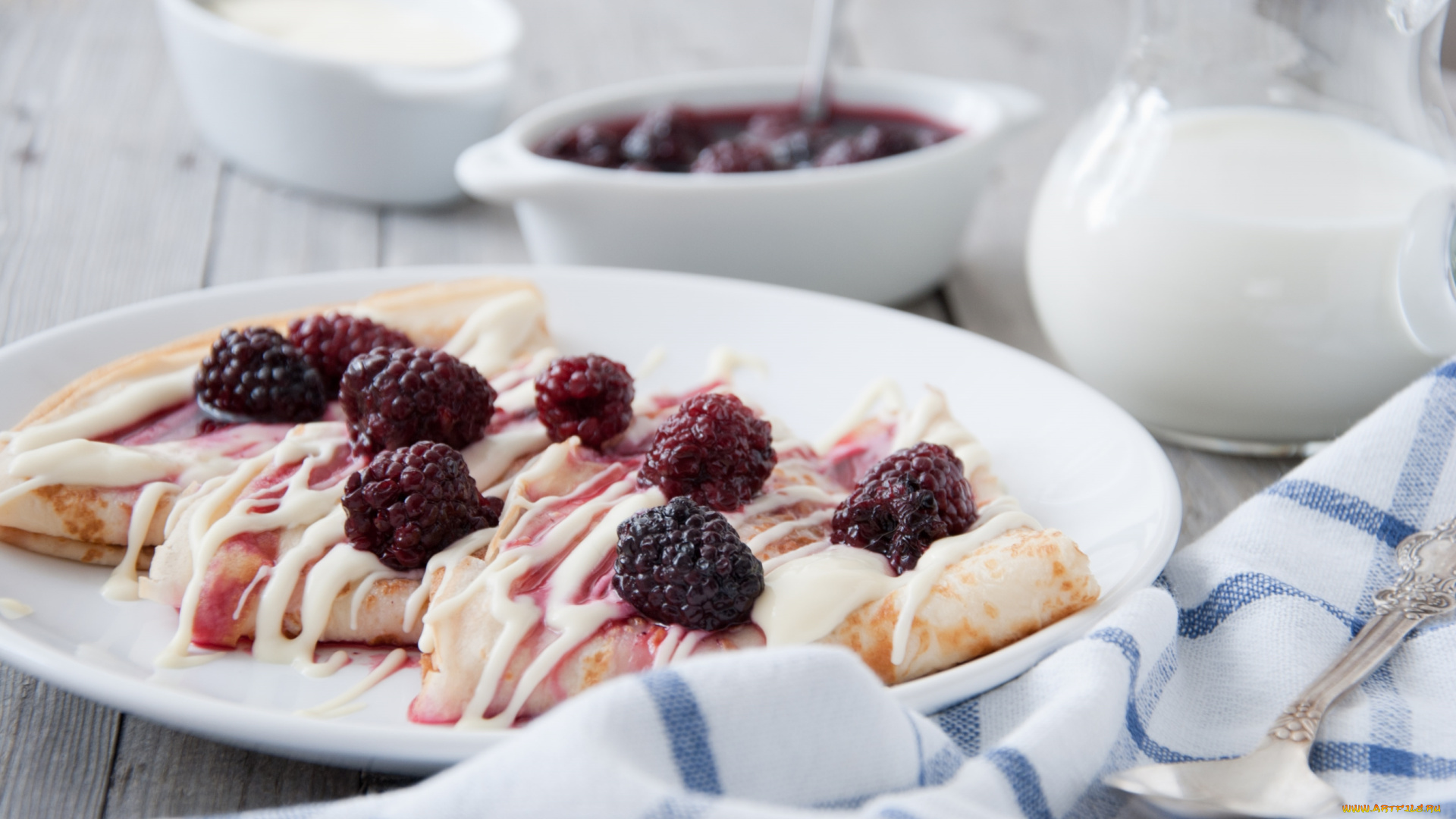 еда, блины, , оладьи, соус, ягоды