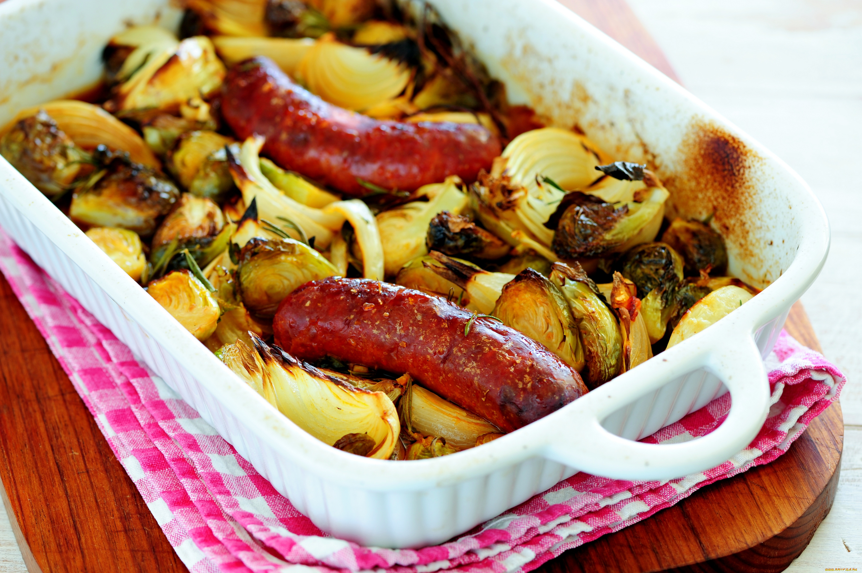 еда, вторые, блюда, сосиски, салфетка, запеченные, овощи