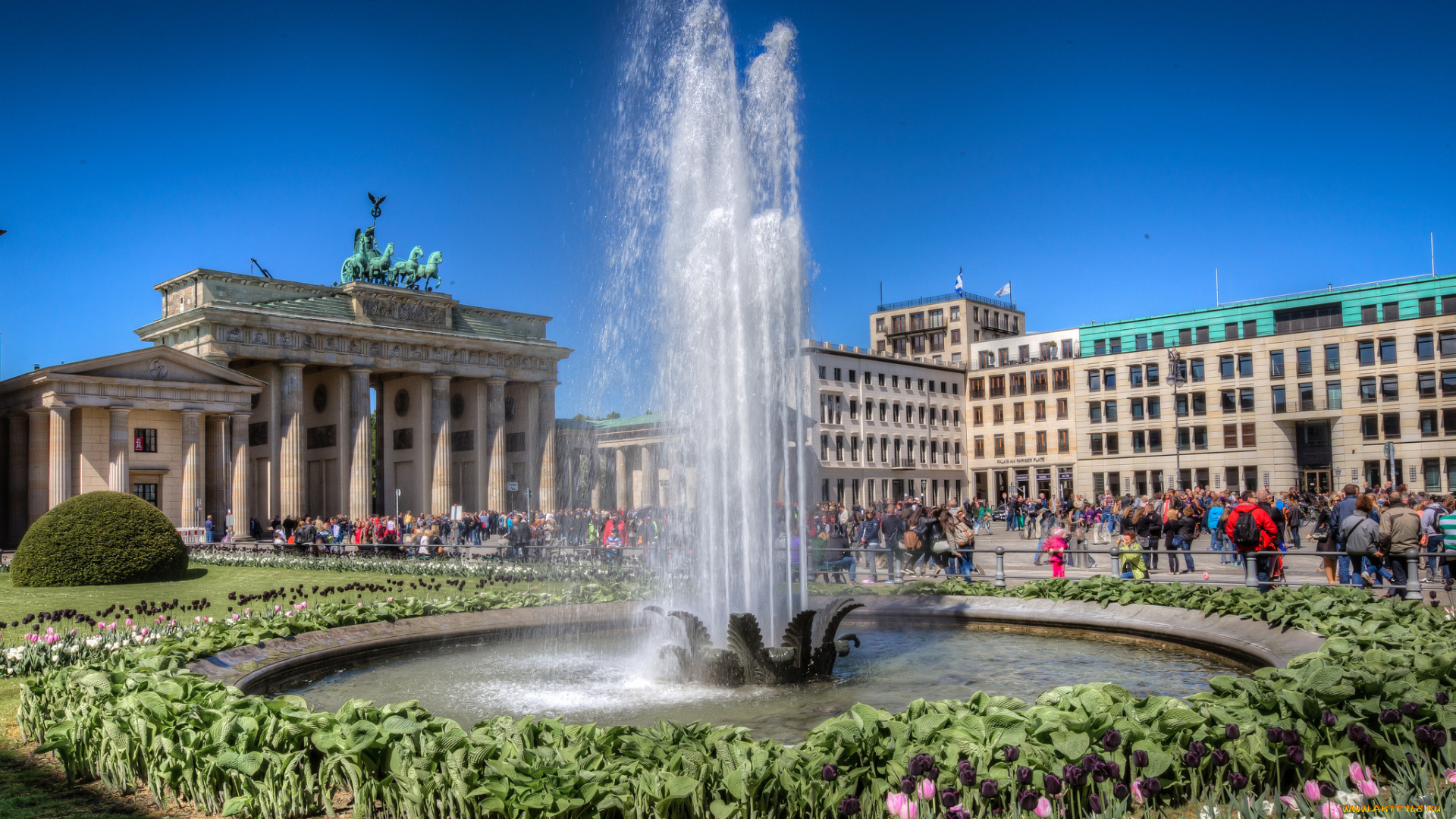 fountain, at, brandenburger, tor, города, берлин, , германия, площадь, ворота, фонтан