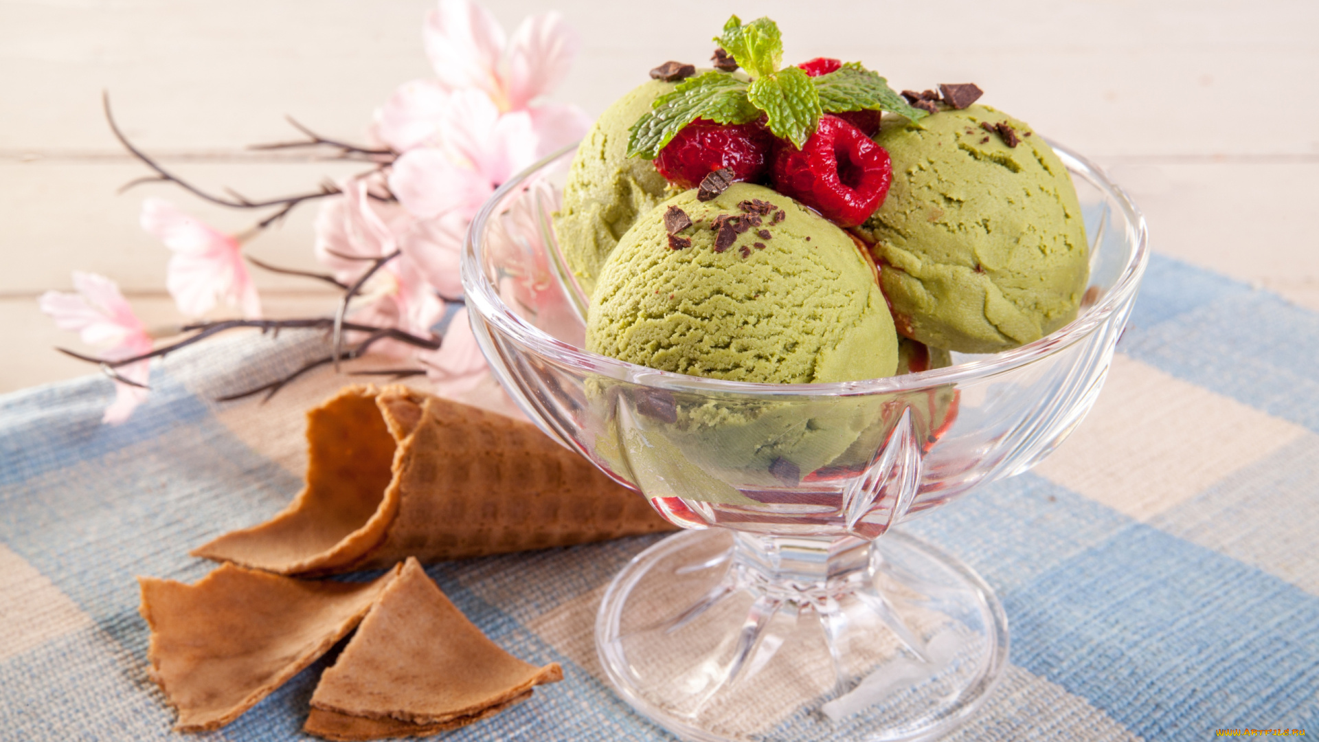 еда, мороженое, , десерты, фисташковое, мята, малина, вафельный, рожок