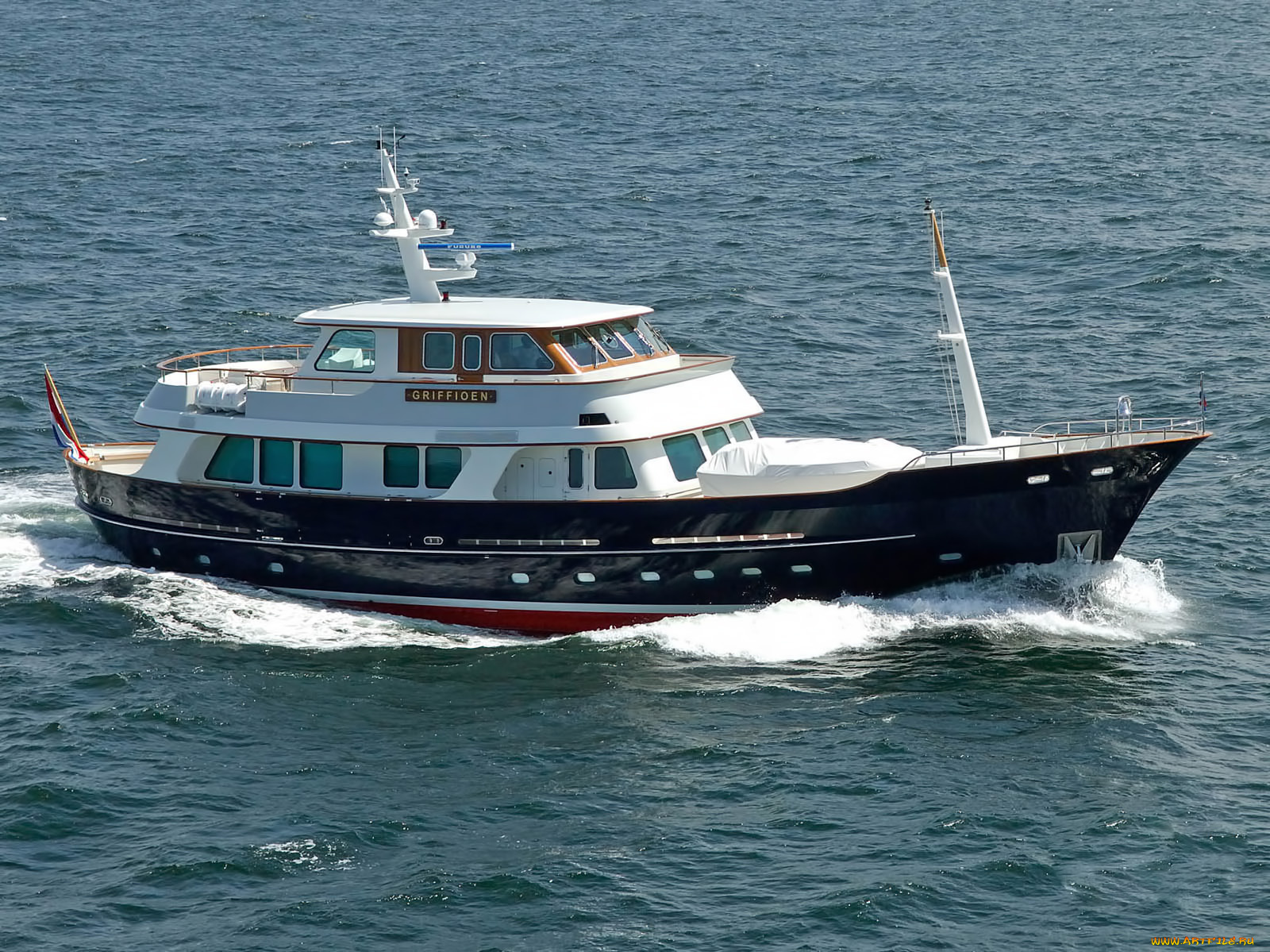 корабли, Яхты