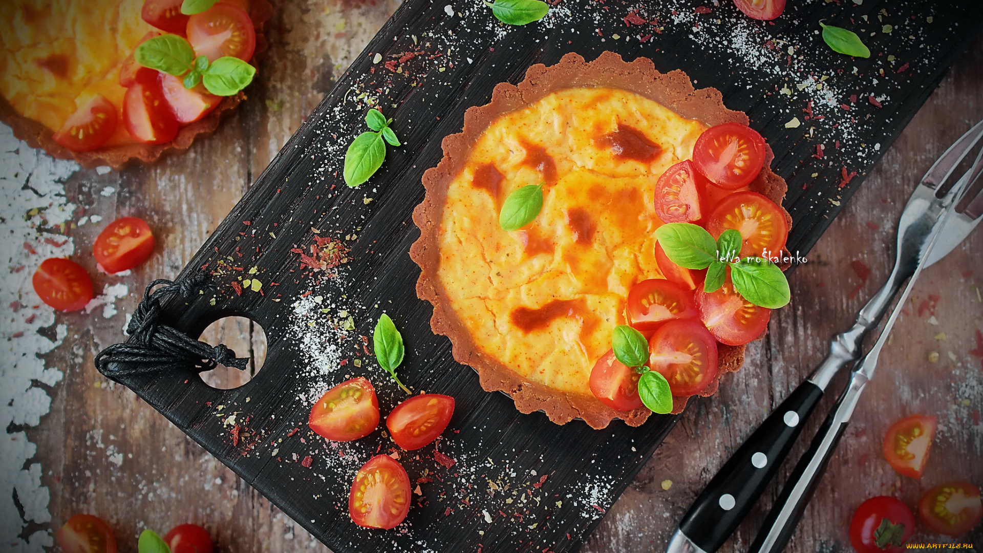 еда, пироги, начинка, сыр, зелень, помидор, пирог