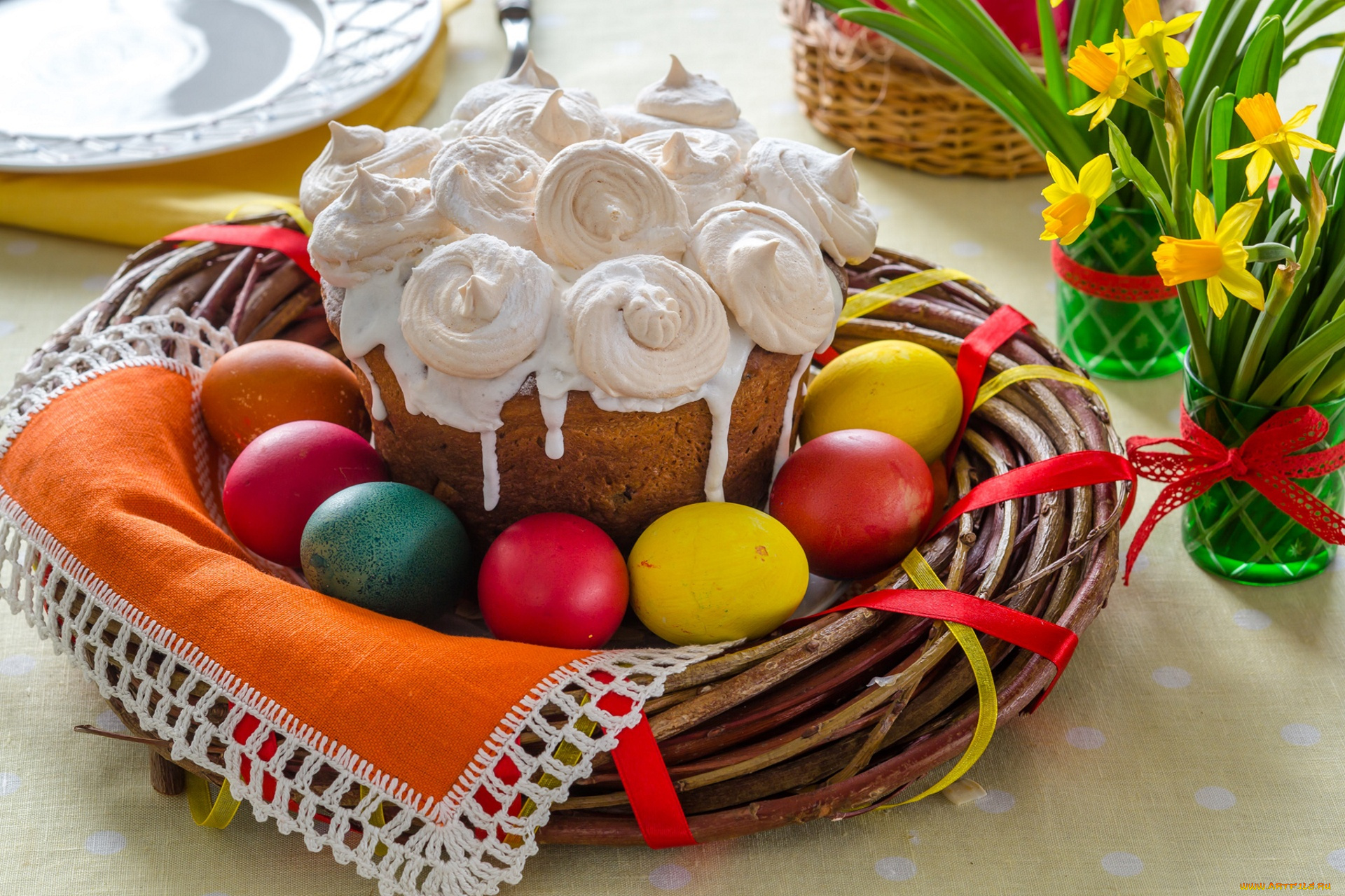 праздничные, пасха, декор, кулич, ветки, нарциссы, крашенки