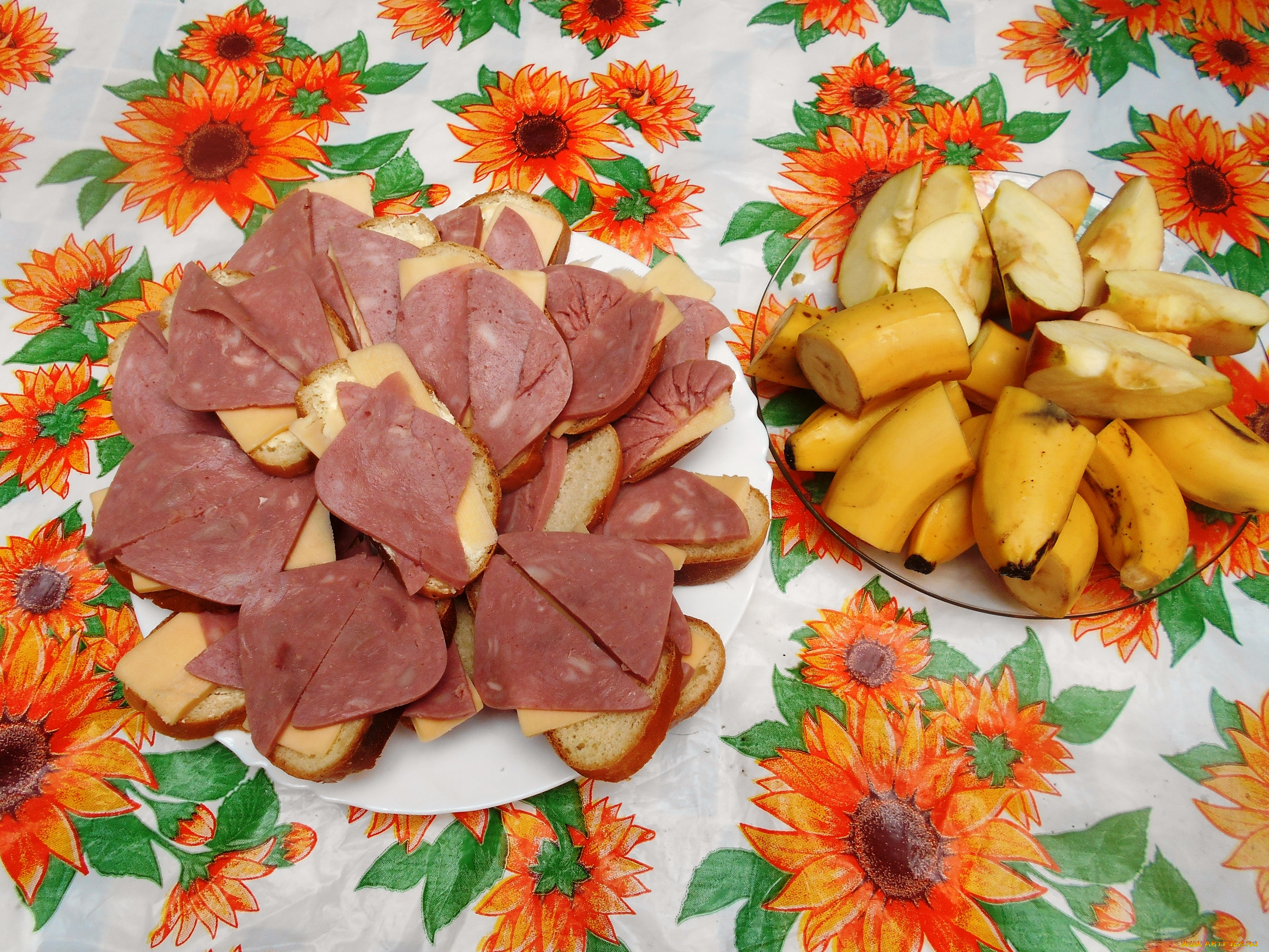 еда, бутерброды, , гамбургеры, , канапе, бананы, яблоки, сыр, хлеб, колбаса