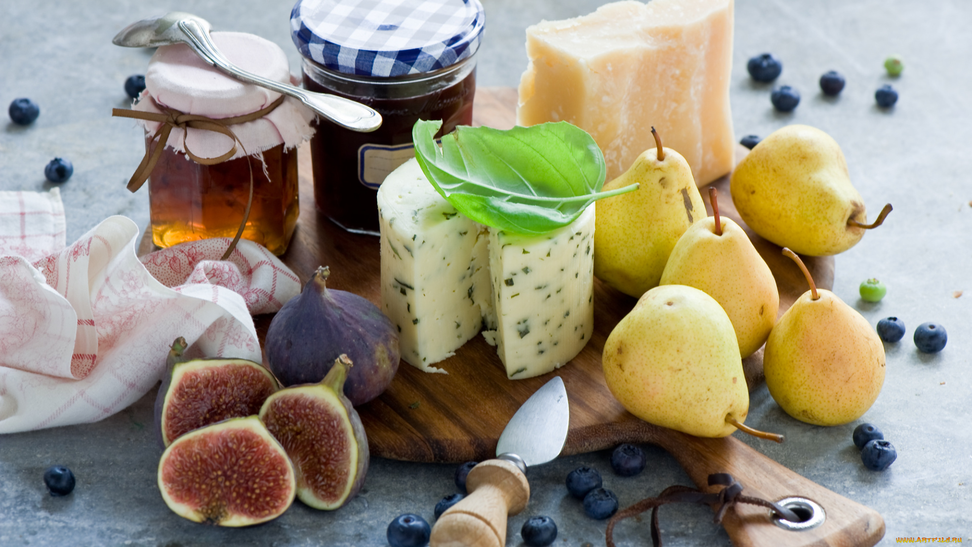 еда, натюрморт, сыр, инжир, голубика, мед