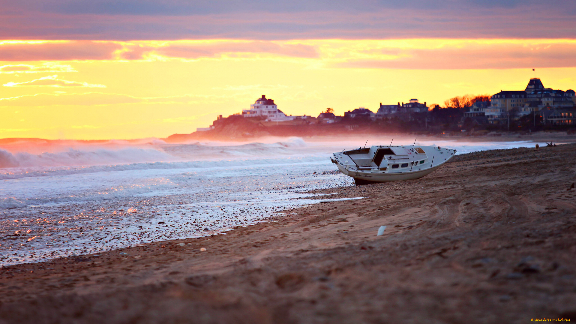 корабли, лодки, , шлюпки, лодка, море, вечер, город, небо, пляж, берег, свет