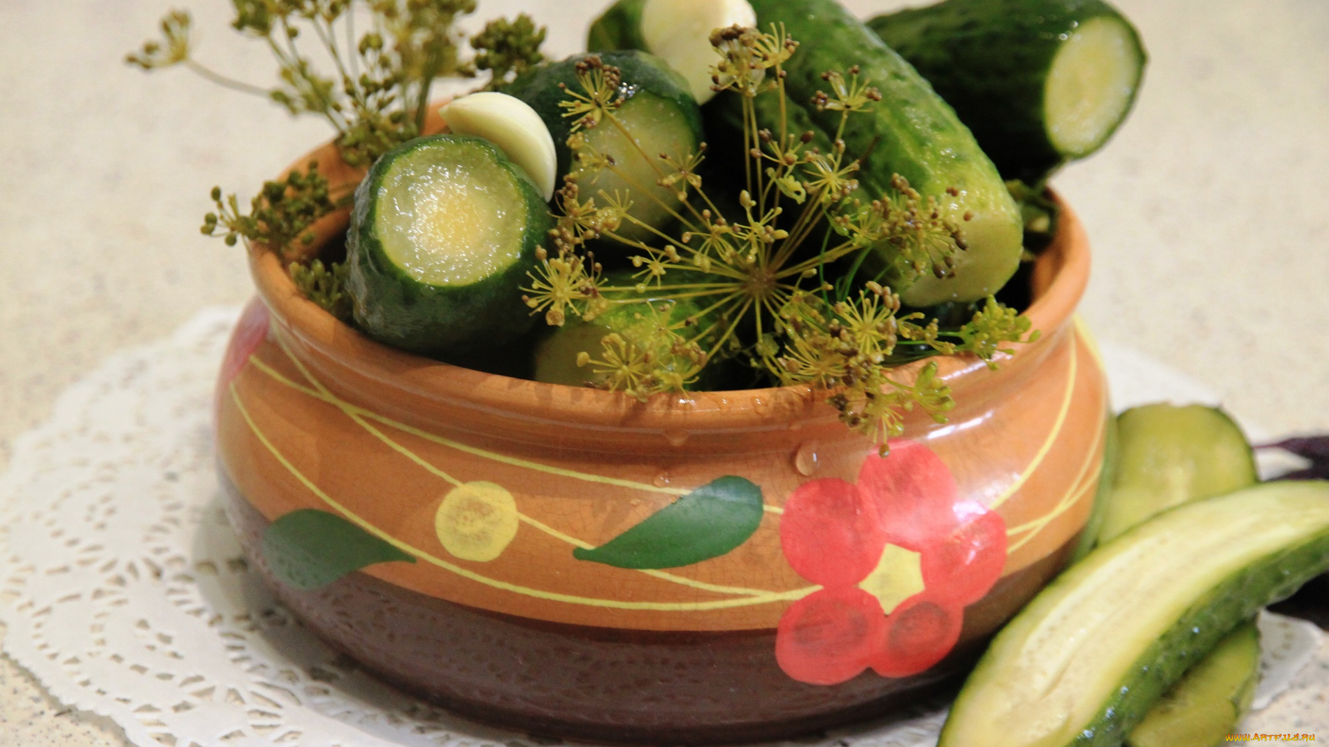 еда, консервация, вкуснота, натюрморт, укроп, посуда, огурцы, малосольные, керамика, лето