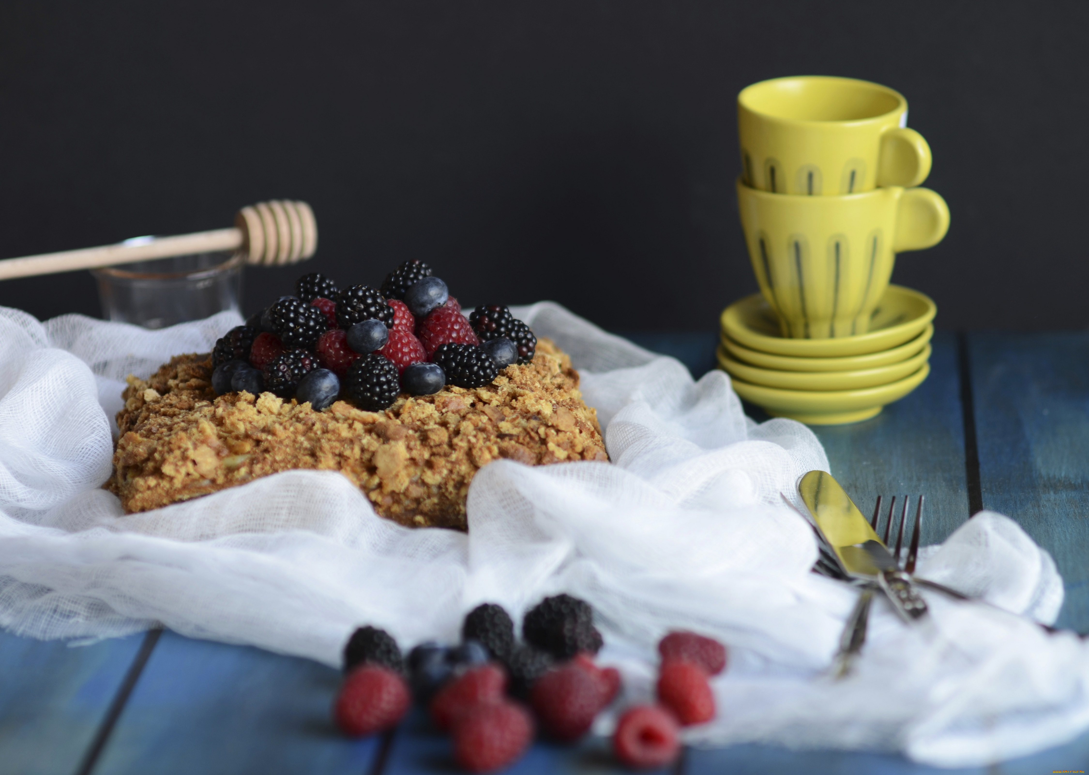 еда, торты, салфетка, тортик, ежевика, посуда, чашки, черника, малина, ягоды