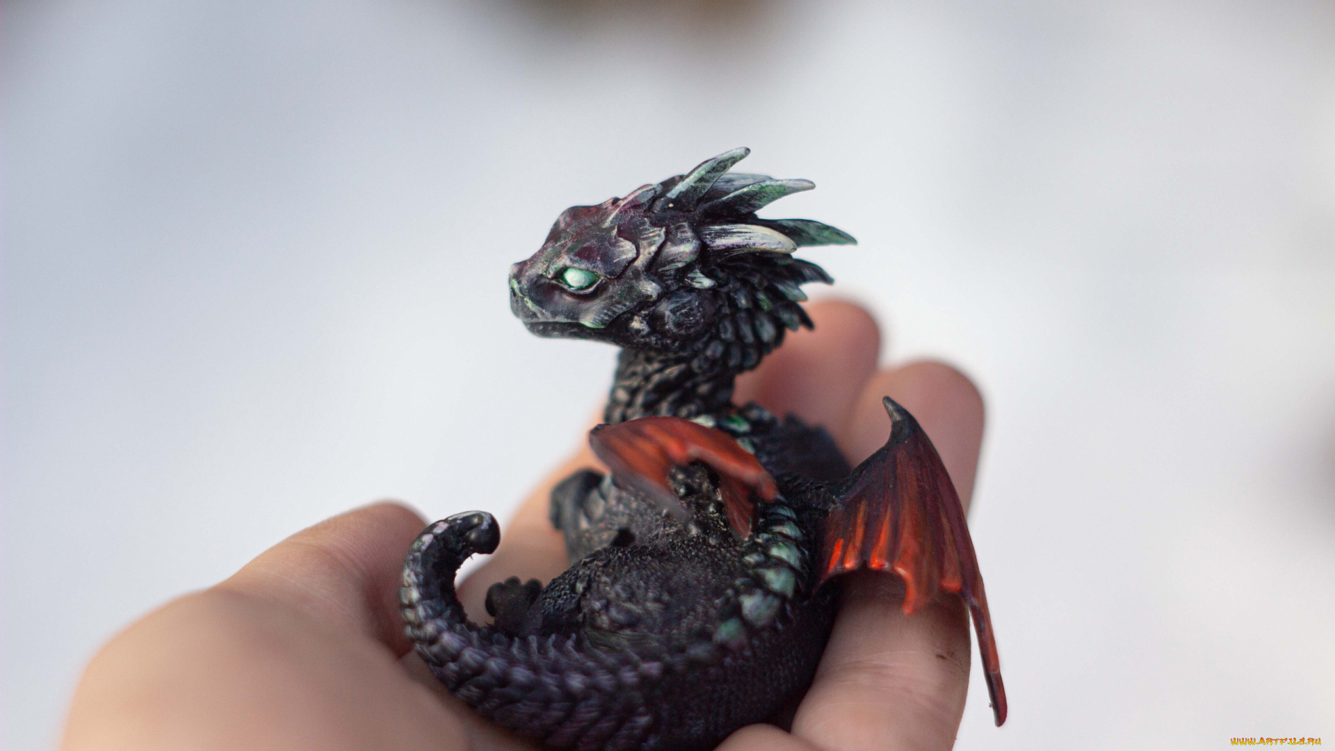 разное, игрушки, дракончик, рука, фигурка